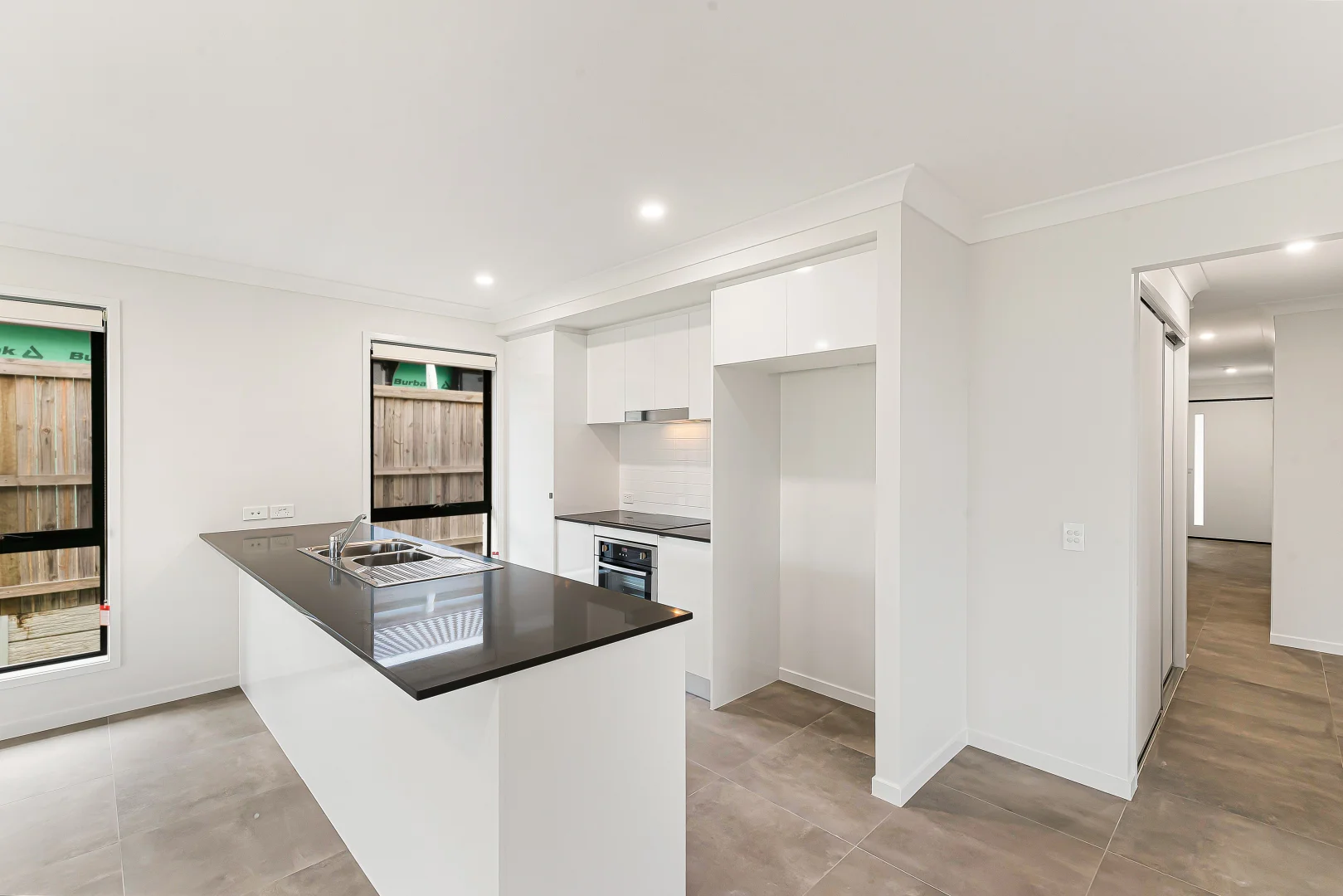 25 Yellowstone Circuit, Yarrabilba QLD 4207 photo 2