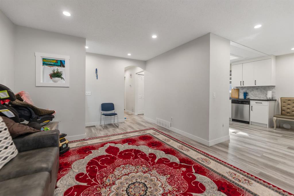 Additional image 6 of 259 Manora Crescent NE, Calgary, AB, T2A4S4