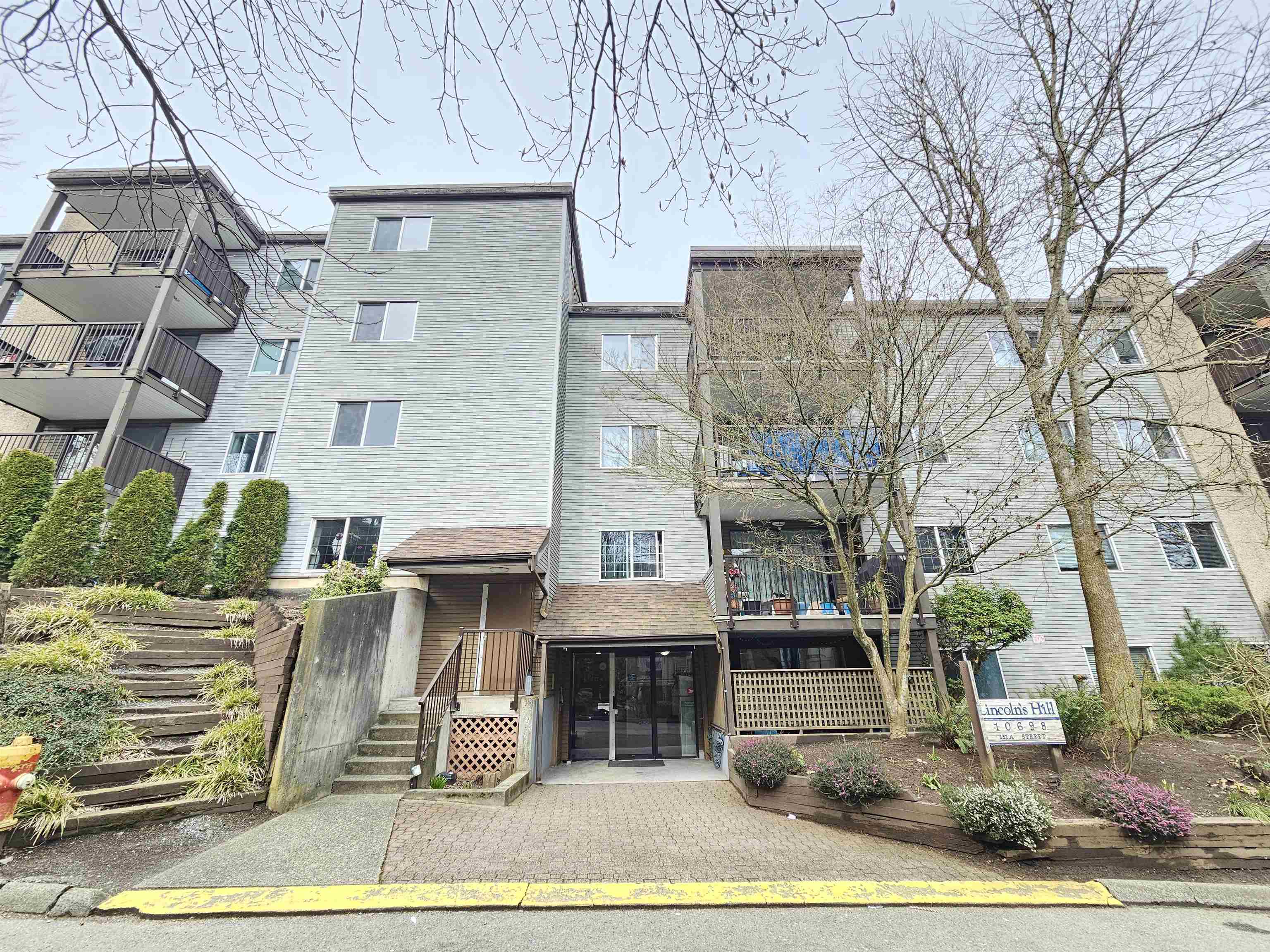 206-10698 151a Street, Surrey, BC, V3R 8T5