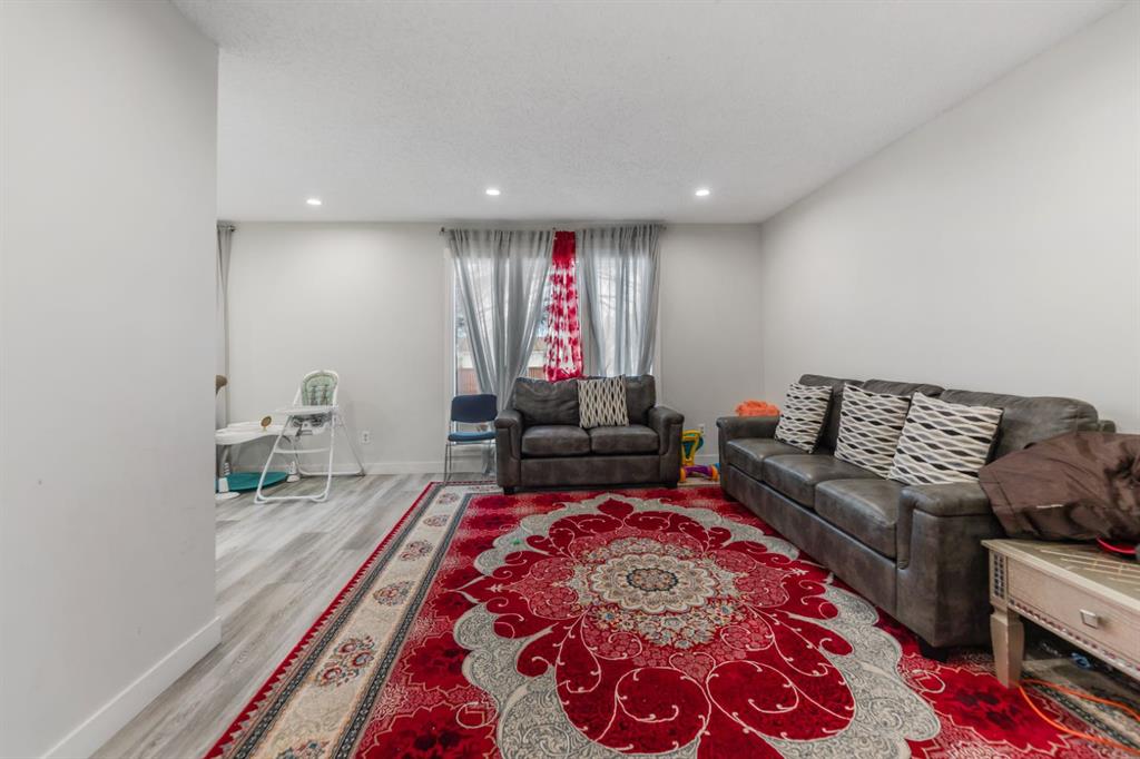 Additional image 4 of 259 Manora Crescent NE, Calgary, AB, T2A4S4