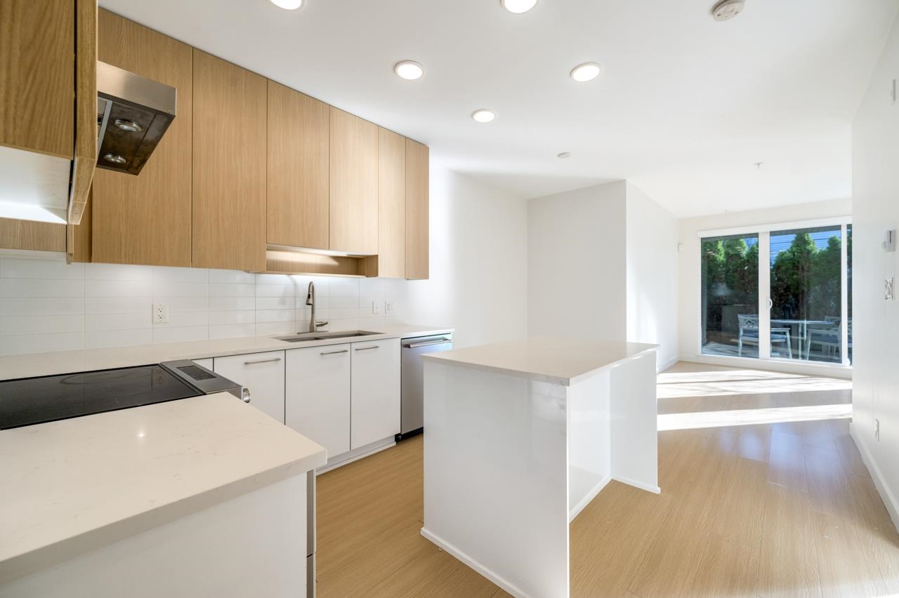Additional image 4 of 215-5460 Broadway , Burnaby, BC, V5B 0B4