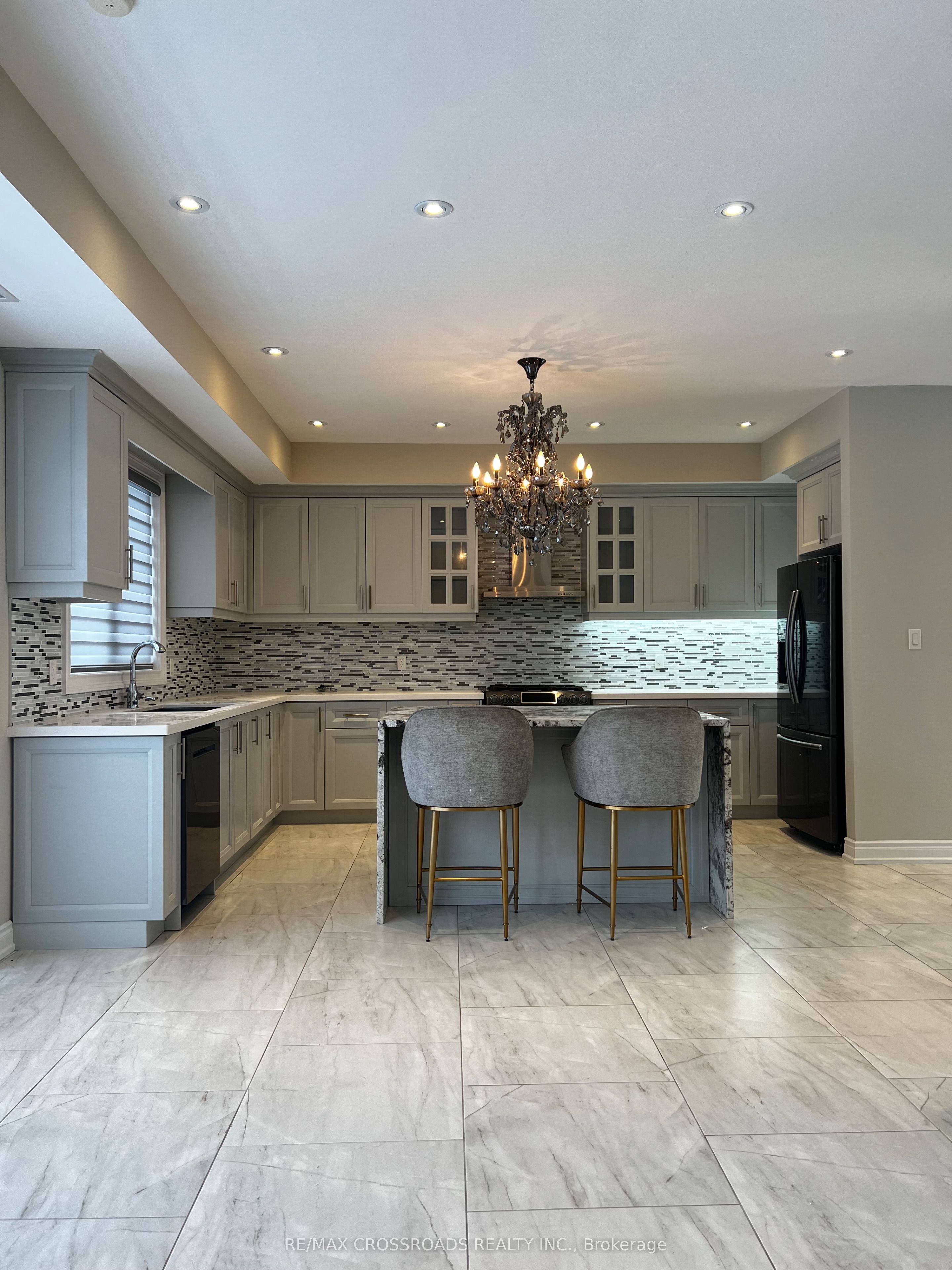 602 Lake Drive S, Georgina, ON, L4P 1T5