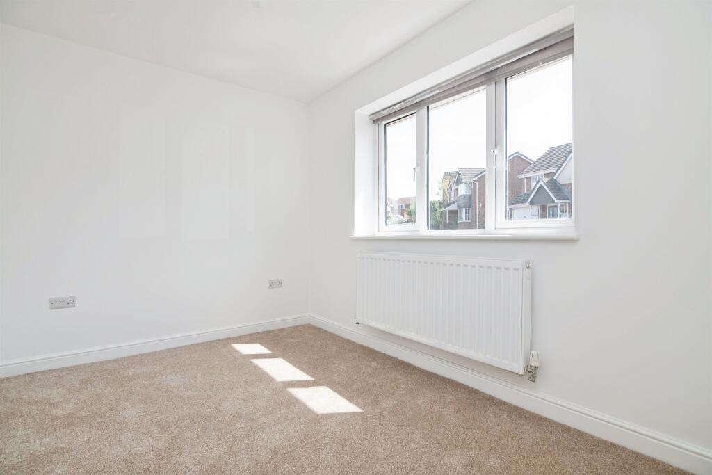 Mallen Drive, Tividale, OLDBURY photo 5