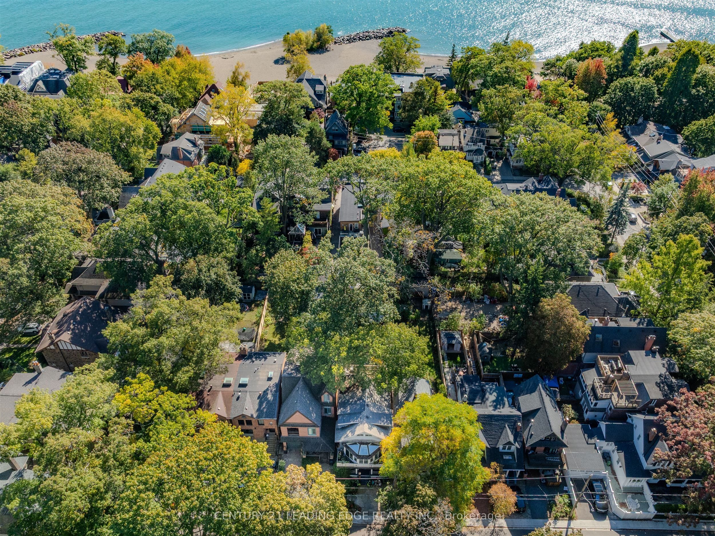 9 Balmy Avenue, Toronto, ON, M4E 1C7 photo 4