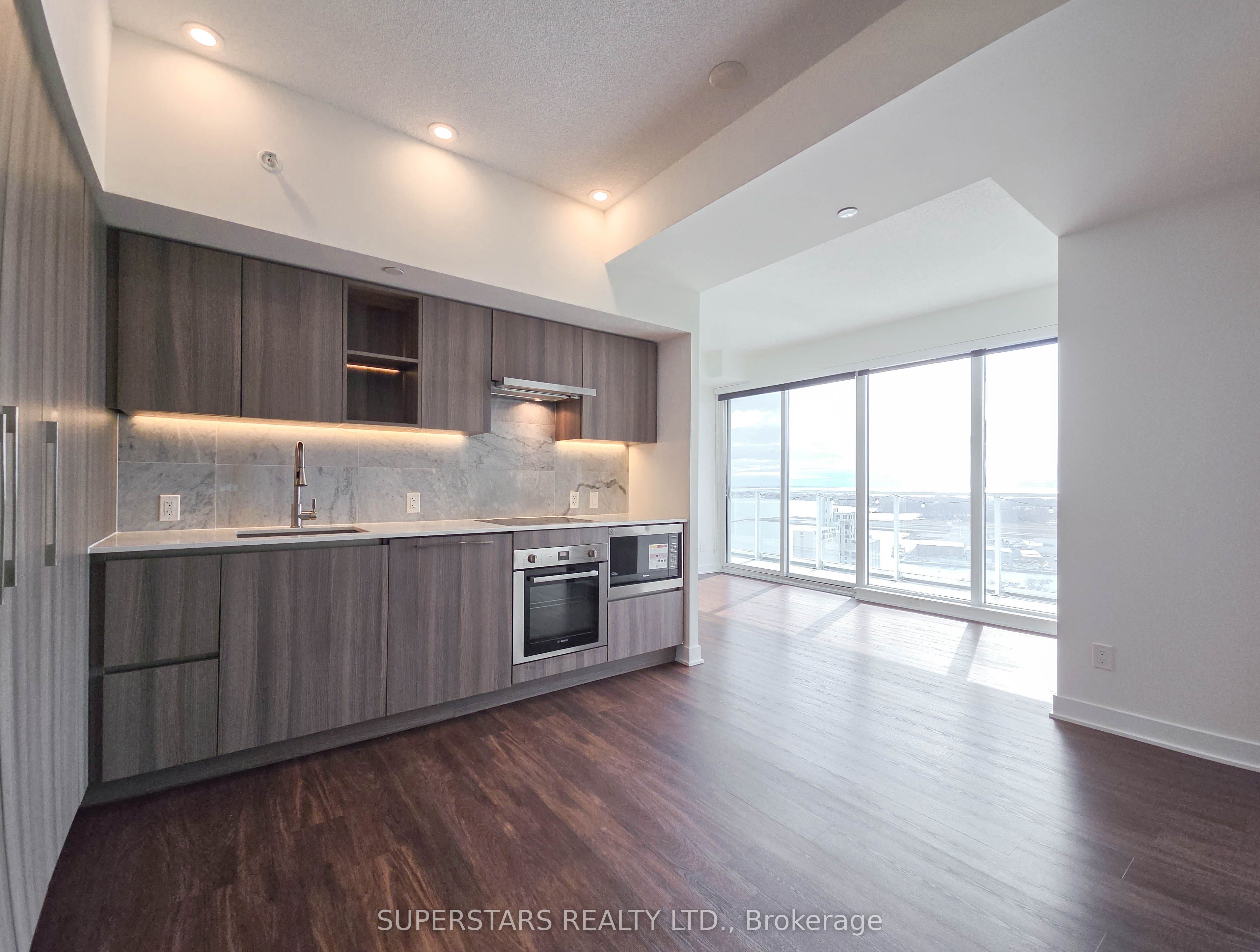 2811-19 Bathurst Street, Toronto, ON, M5V 0N2 photo 2