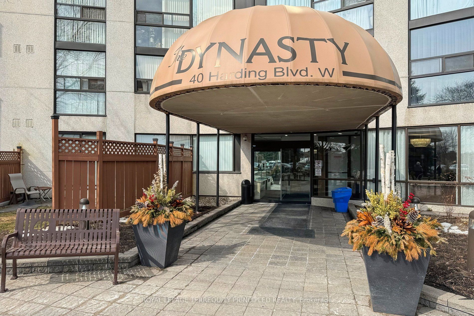 1001-40 Harding Boulevard W, Richmond Hill, ON, L4C 9S5