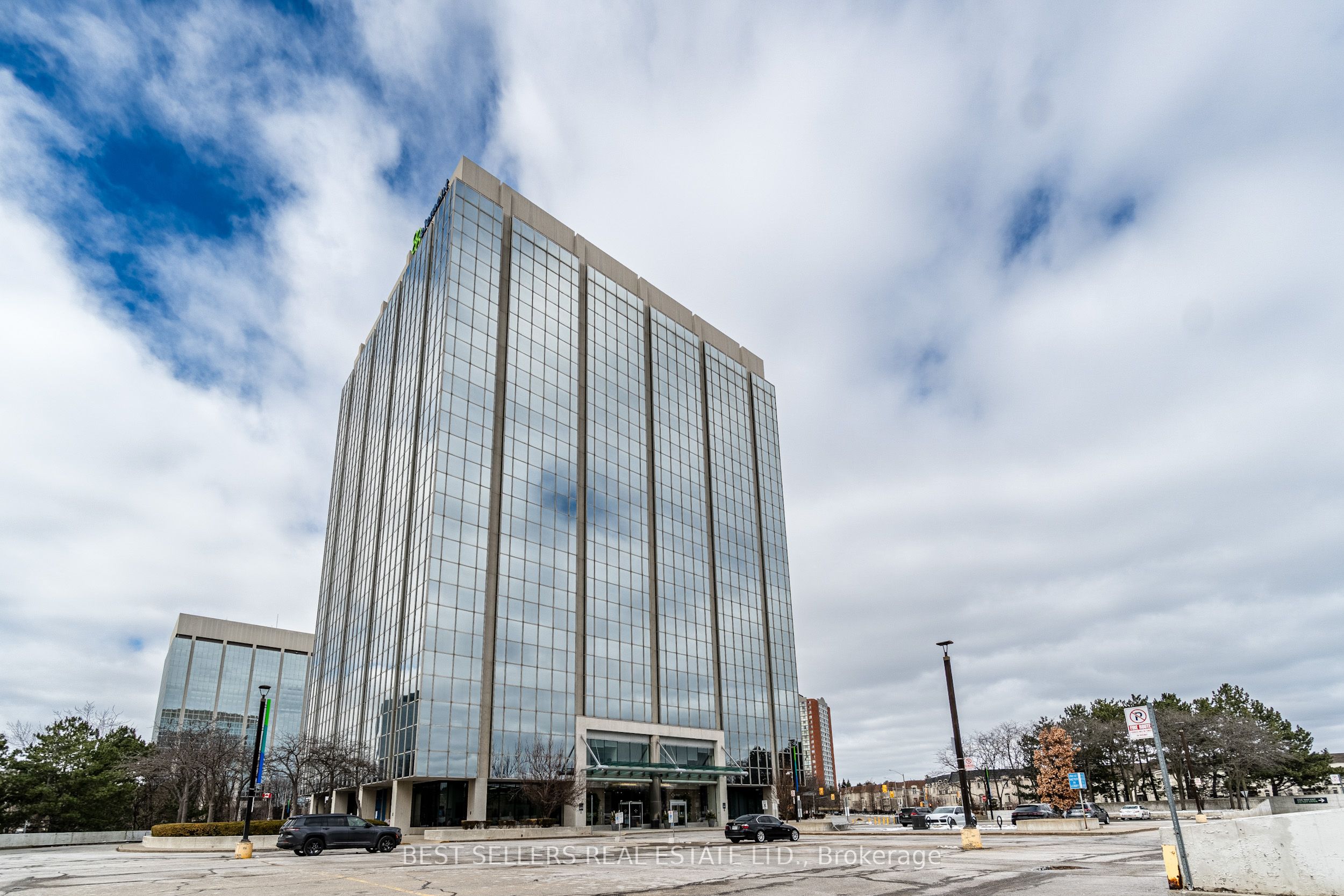 1-4 Robert Speck Parkway, Mississauga, ON, L4Z 1S1