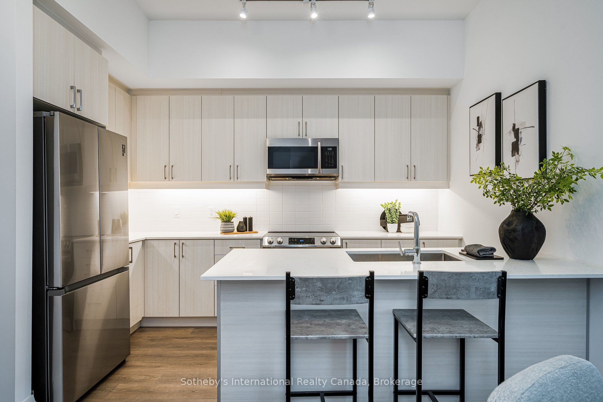 301-1 Hume Street, Collingwood, ON, L9Y 0X3 photo 3