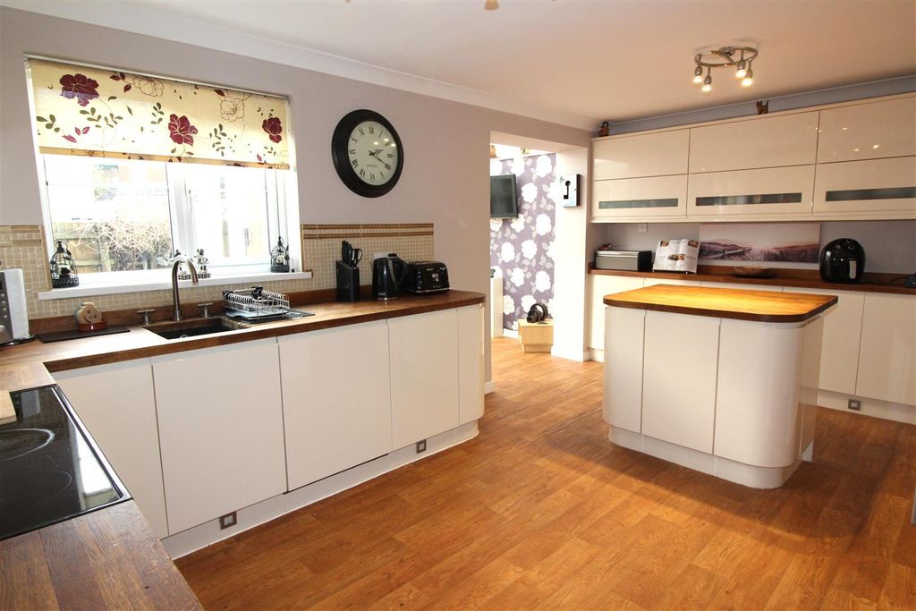 Additional image 10 of 5 bed detached house for salePwll Yr Allt, Pengam, Hengoed CF82
