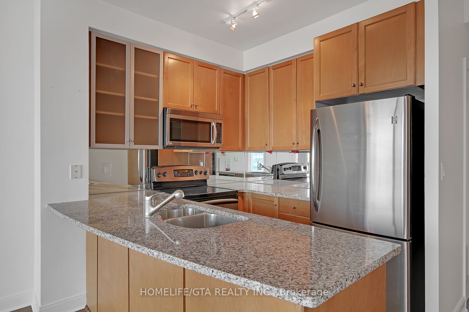 Additional image 4 of 1901-18 Yorkville Avenue, Toronto, ON, M4W 3Y8