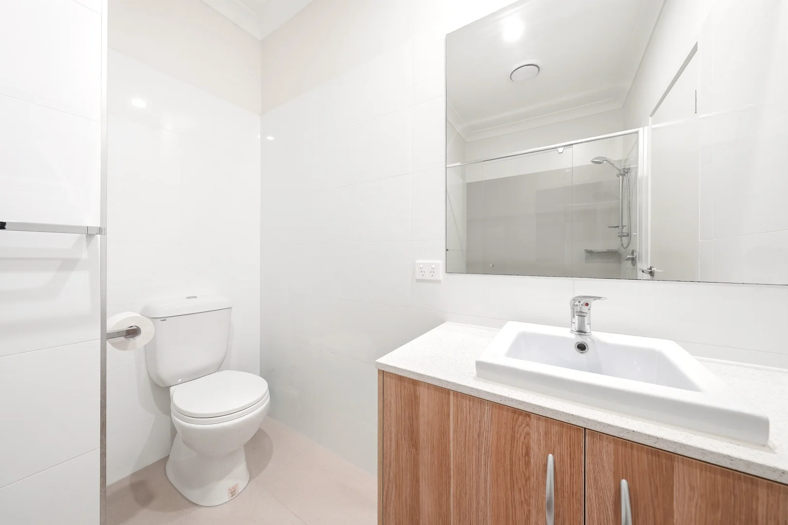 Additional image 7 of 1/43 King Street, Woody Point QLD 4019