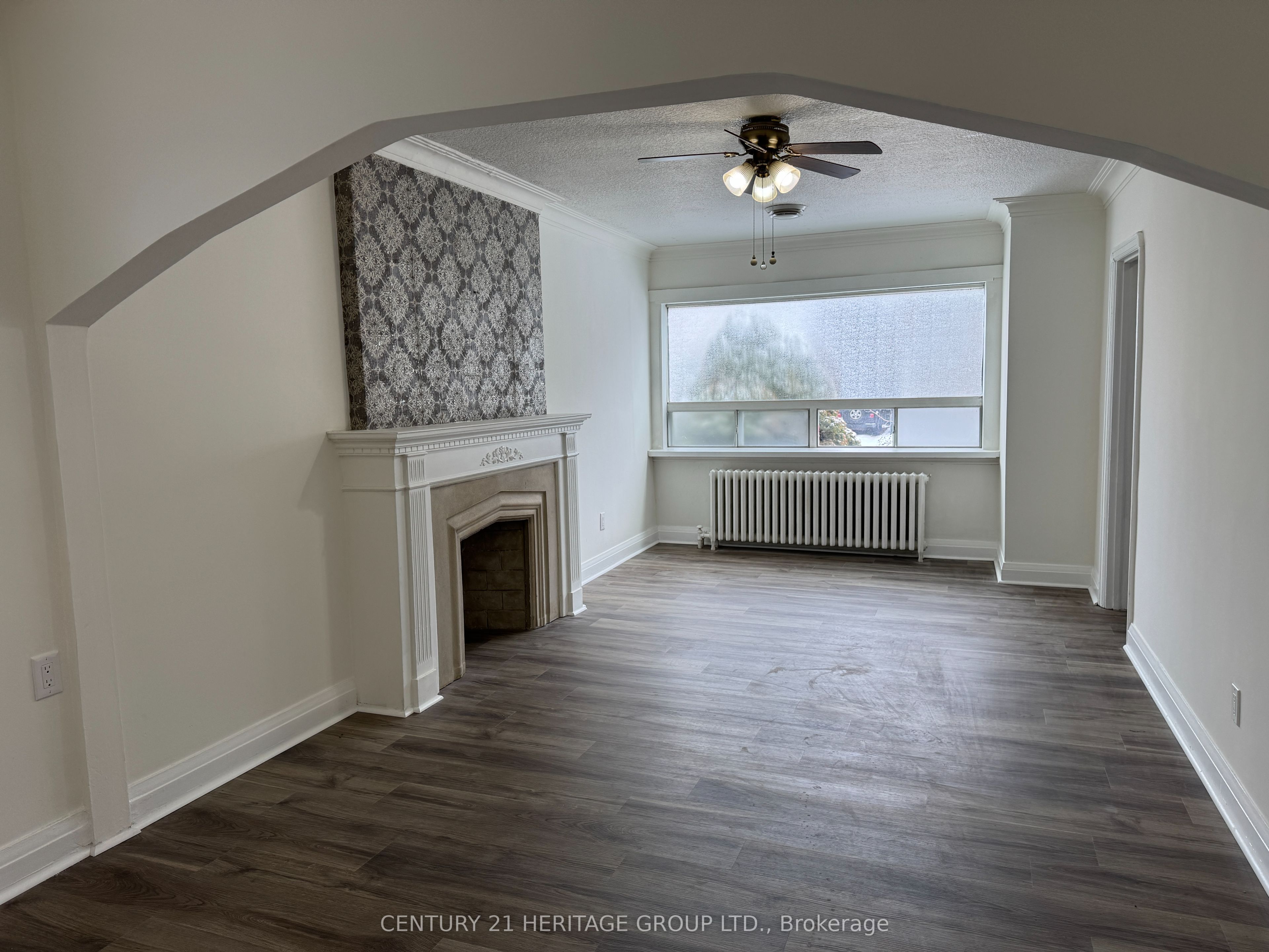 24 Hutton Avenue, Toronto, ON, M4C 3L3 photo 2