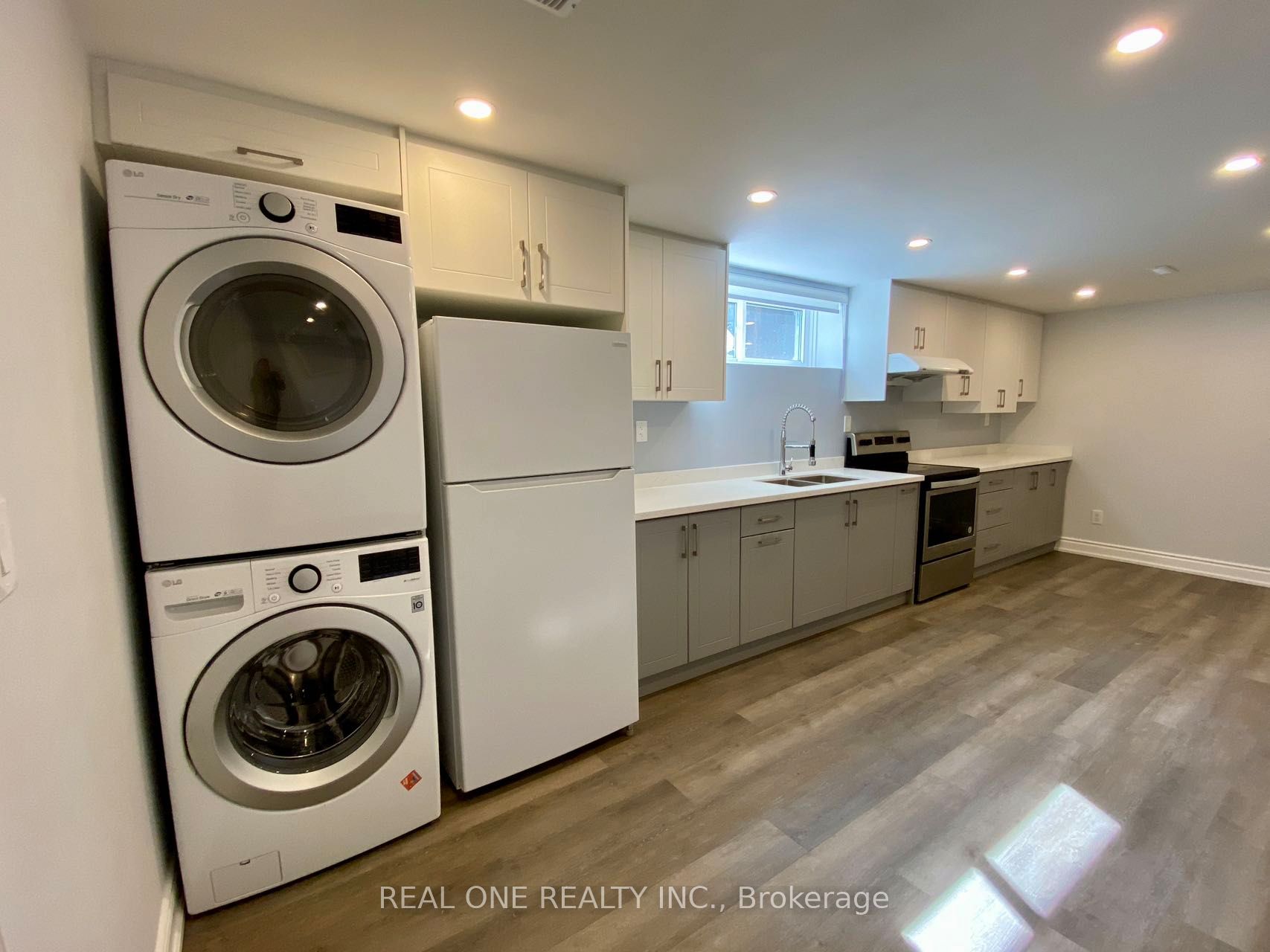 Additional image 2 of 1209 Verhoeven Court, Mississauga, ON, L5C 1N5