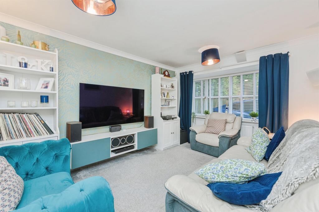 Chester Gardens, SUTTON COLDFIELD photo 3
