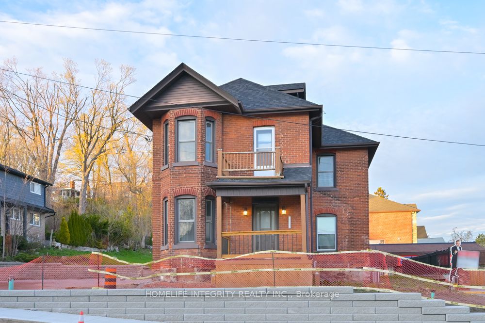 25 Berczy Street, Barrie, ON, L4M 3P6