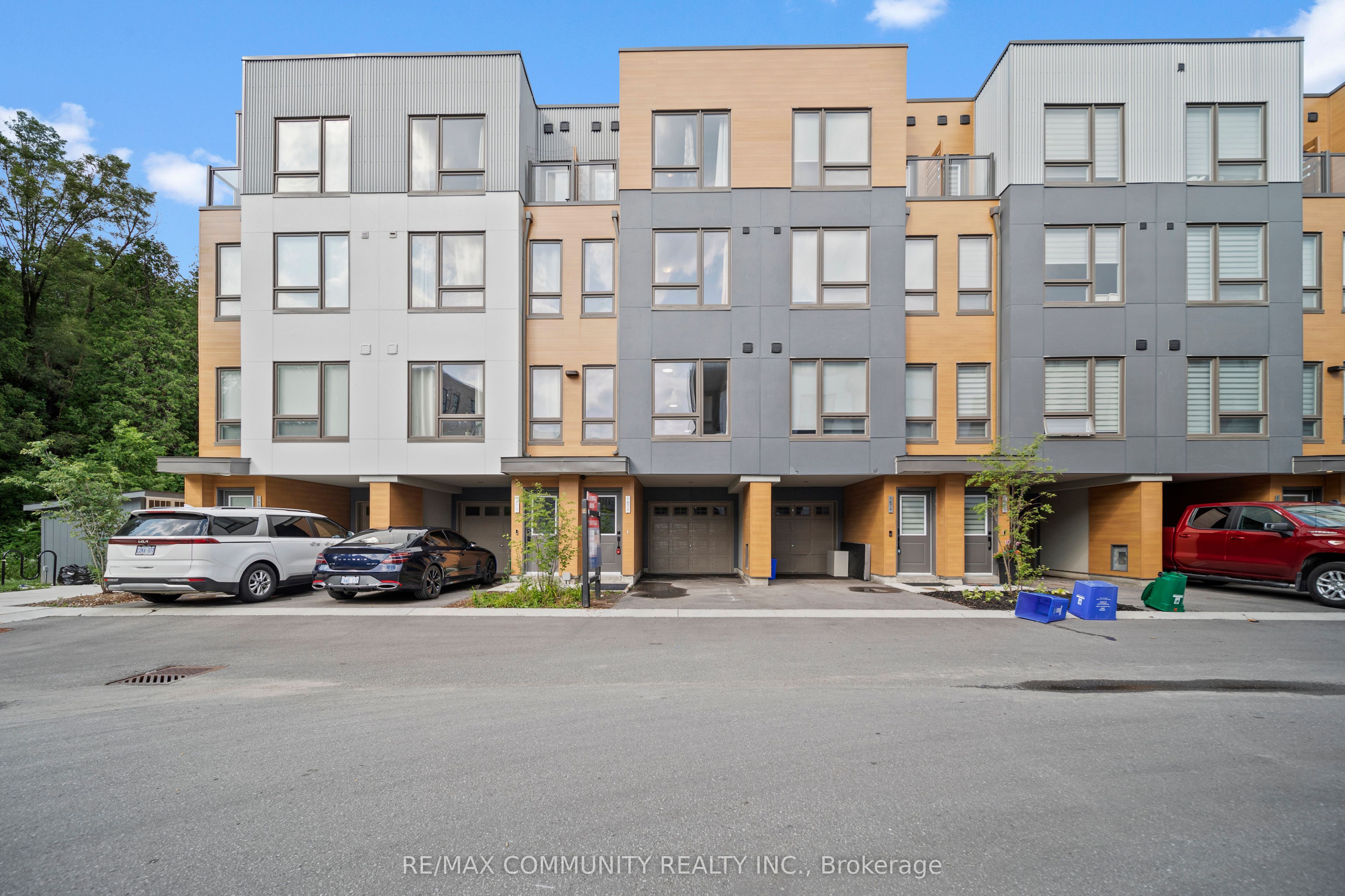 1672 Pleasure Valley Path N, Oshawa, ON, L1G 0E3