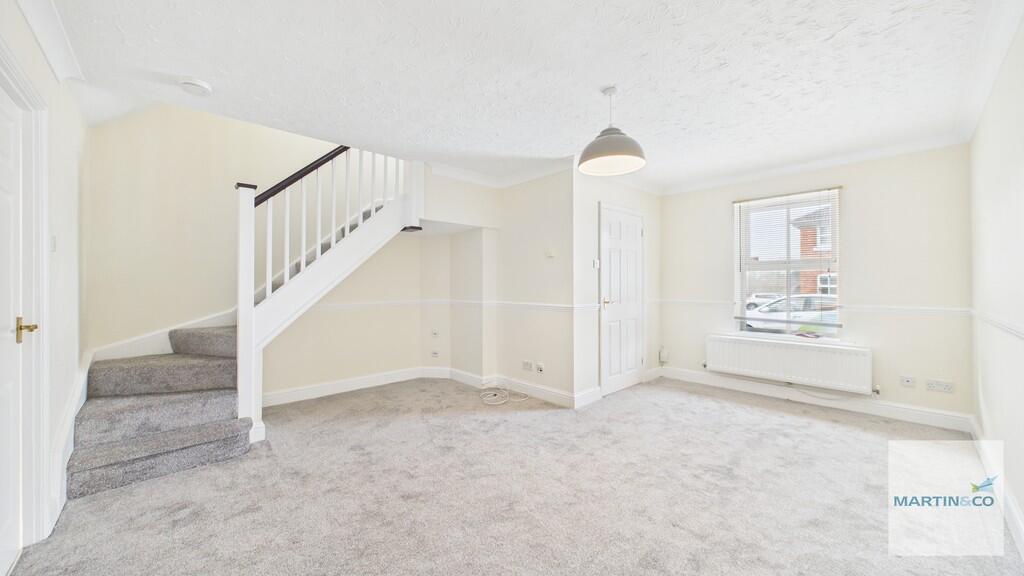 Balmoral Close, Tamworth photo 3