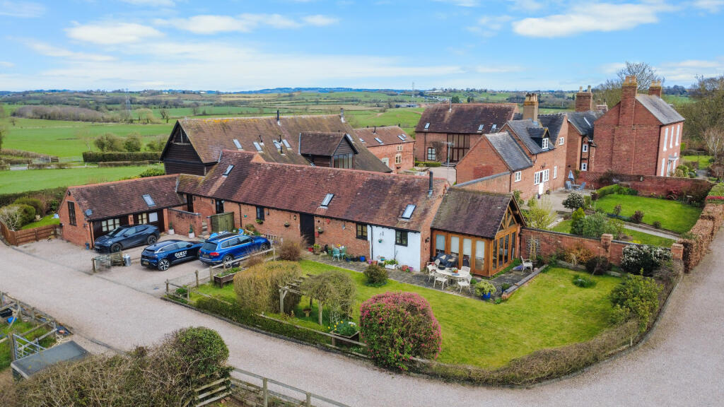 West Lodge Barns, Upton Warren, Bromsgrove B61 9HF