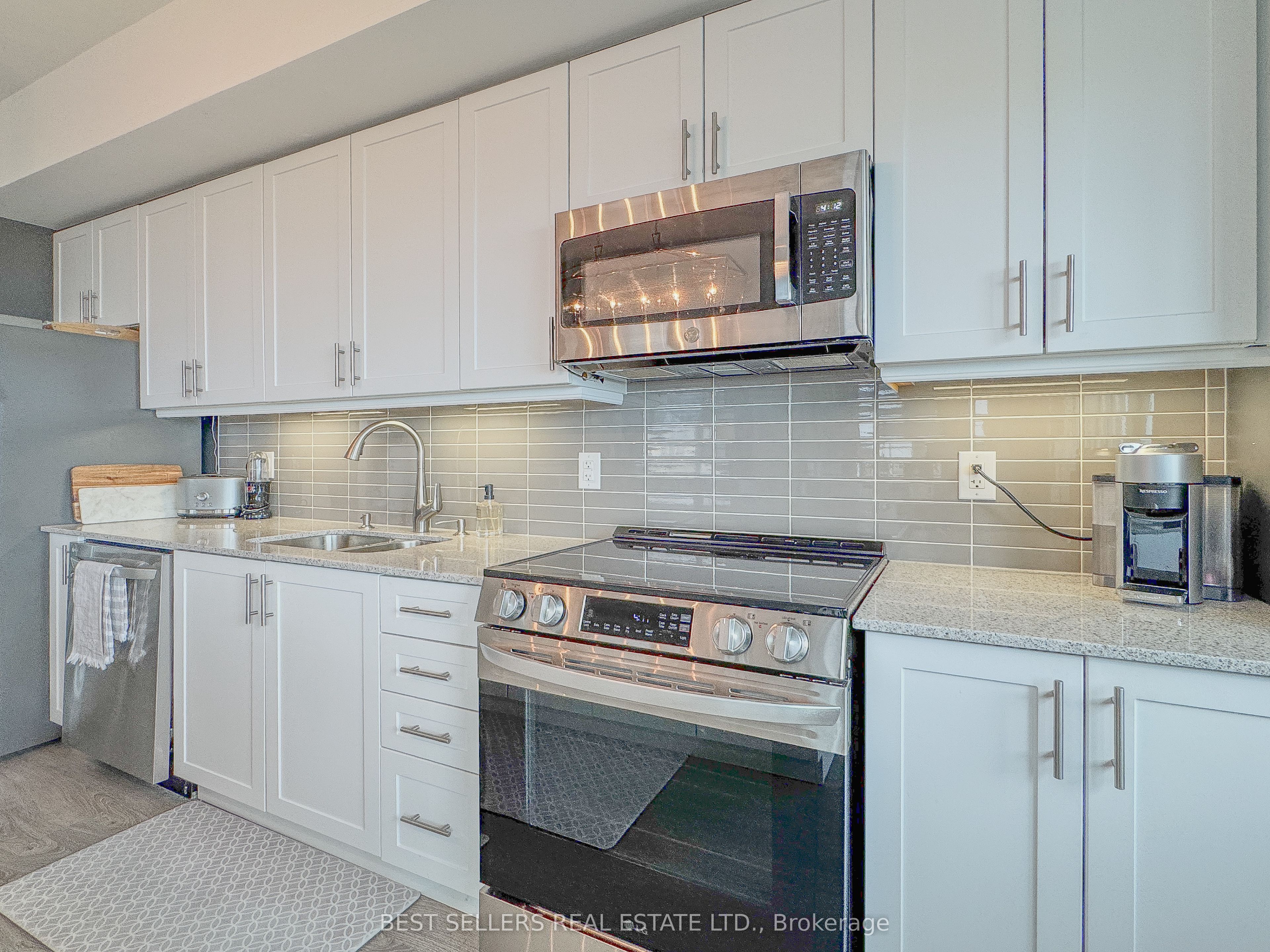Additional image 6 of 607-550 North Service Road, Grimsby, ON, L3M 4E8