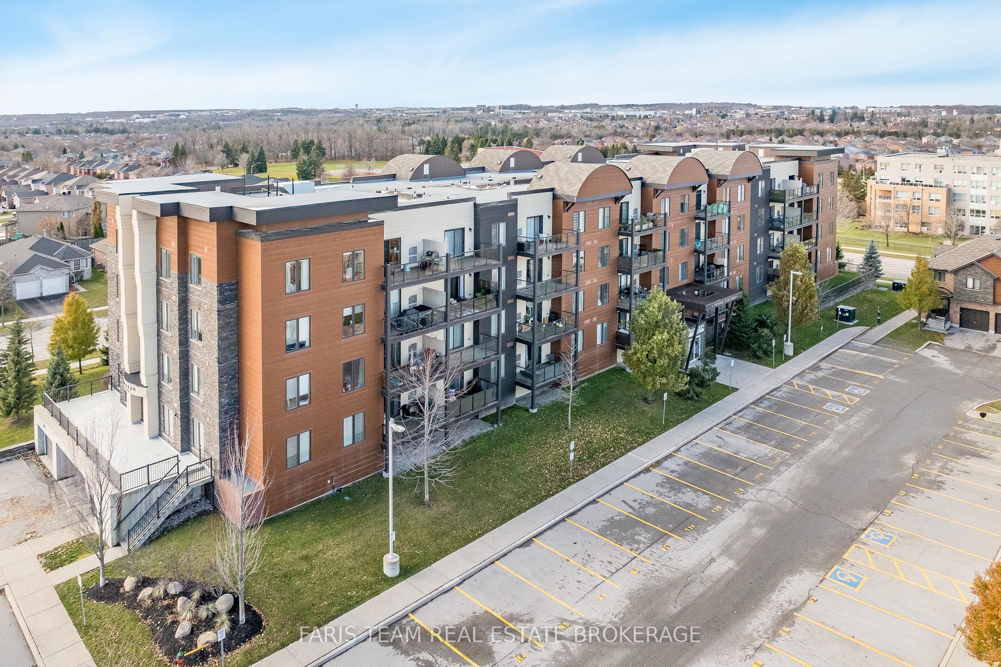 207-100 Dean Avenue, Barrie, ON, L9J 0H1