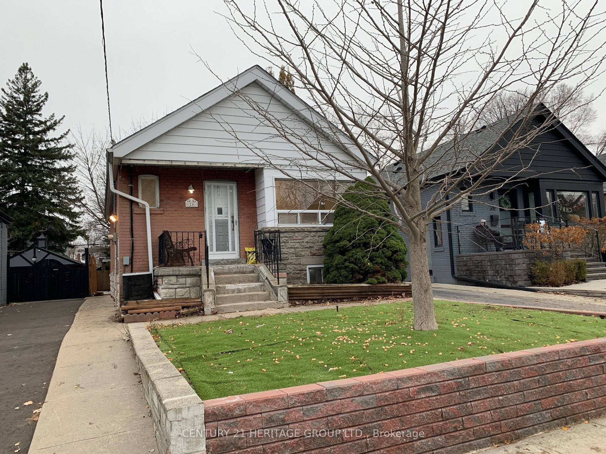 24 Hutton Avenue, Toronto, ON, M4C 3L3