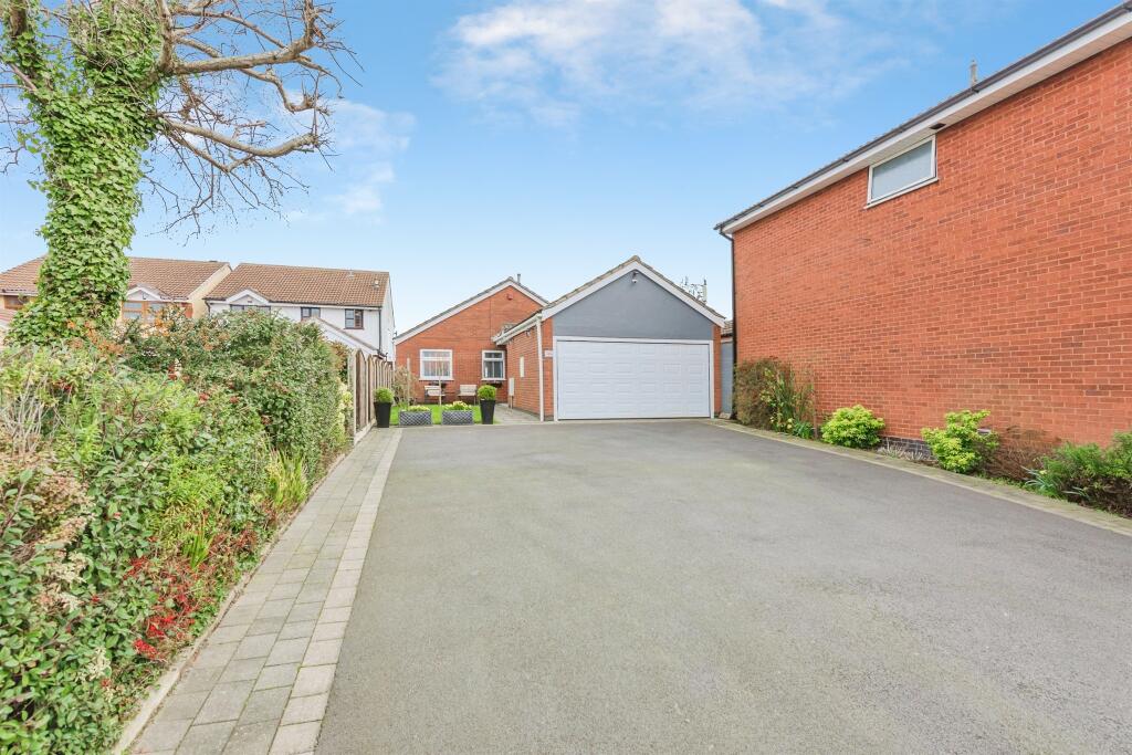 Additional image 2 of Whitehouse Road, Dordon, Tamworth
