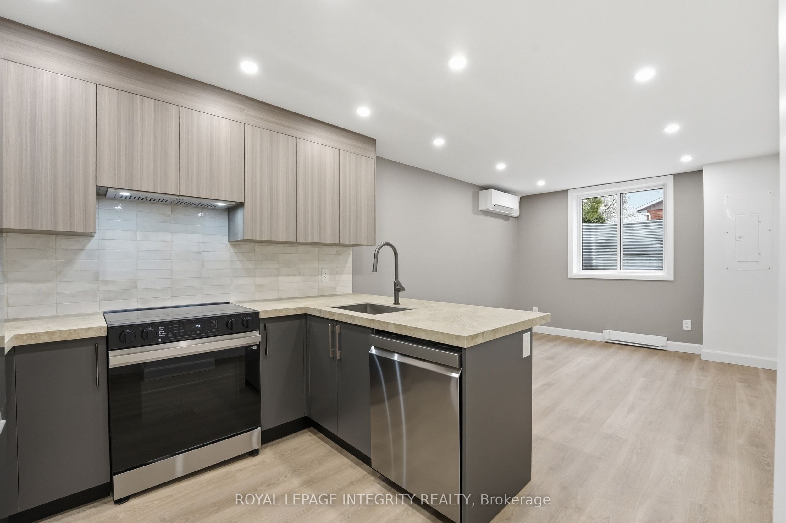 Additional image 6 of B-2291 Badger Crescent, Ottawa, ON, K2C 1H9