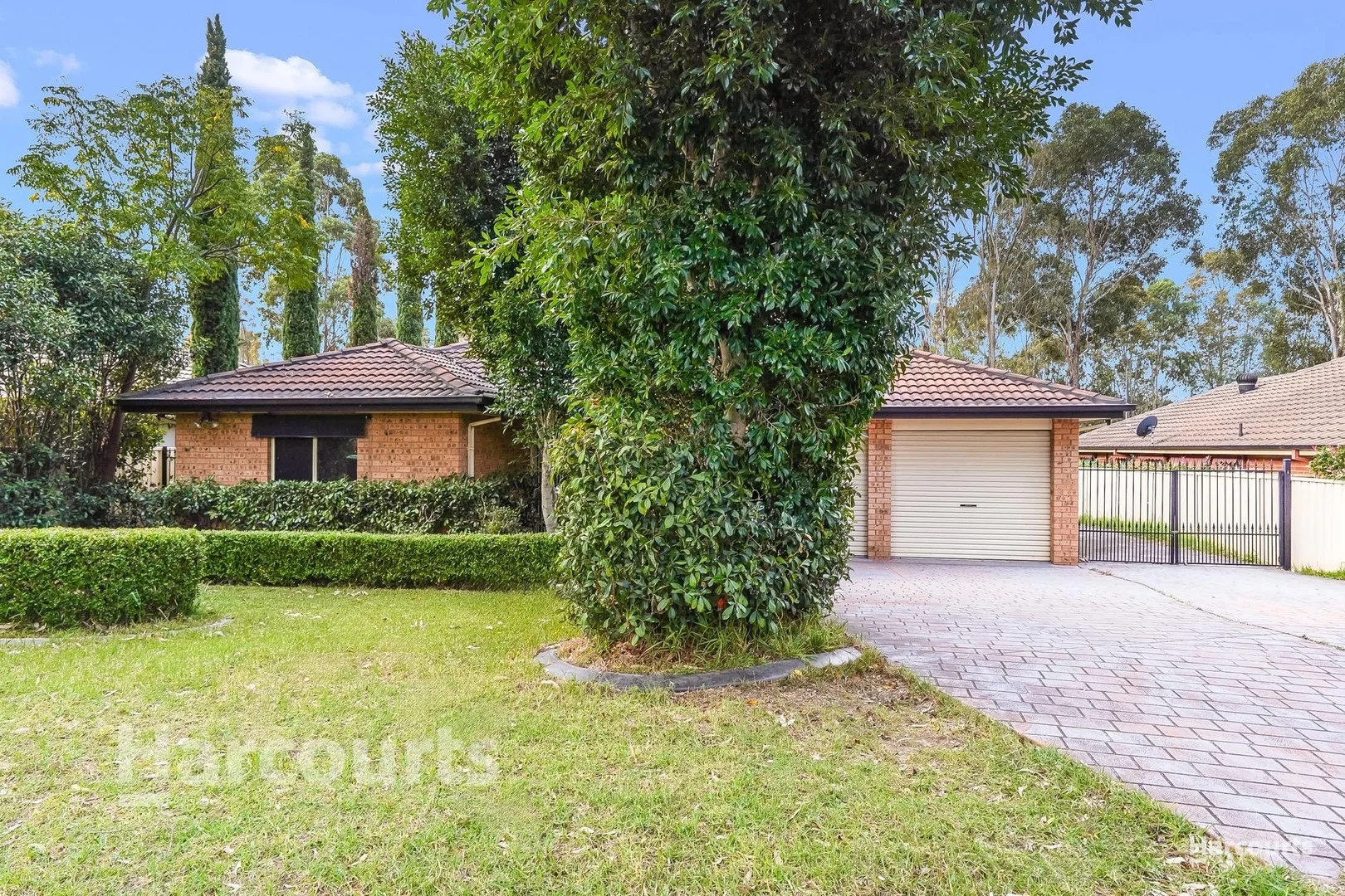 8 Bransby Place, Mount Annan NSW 2567