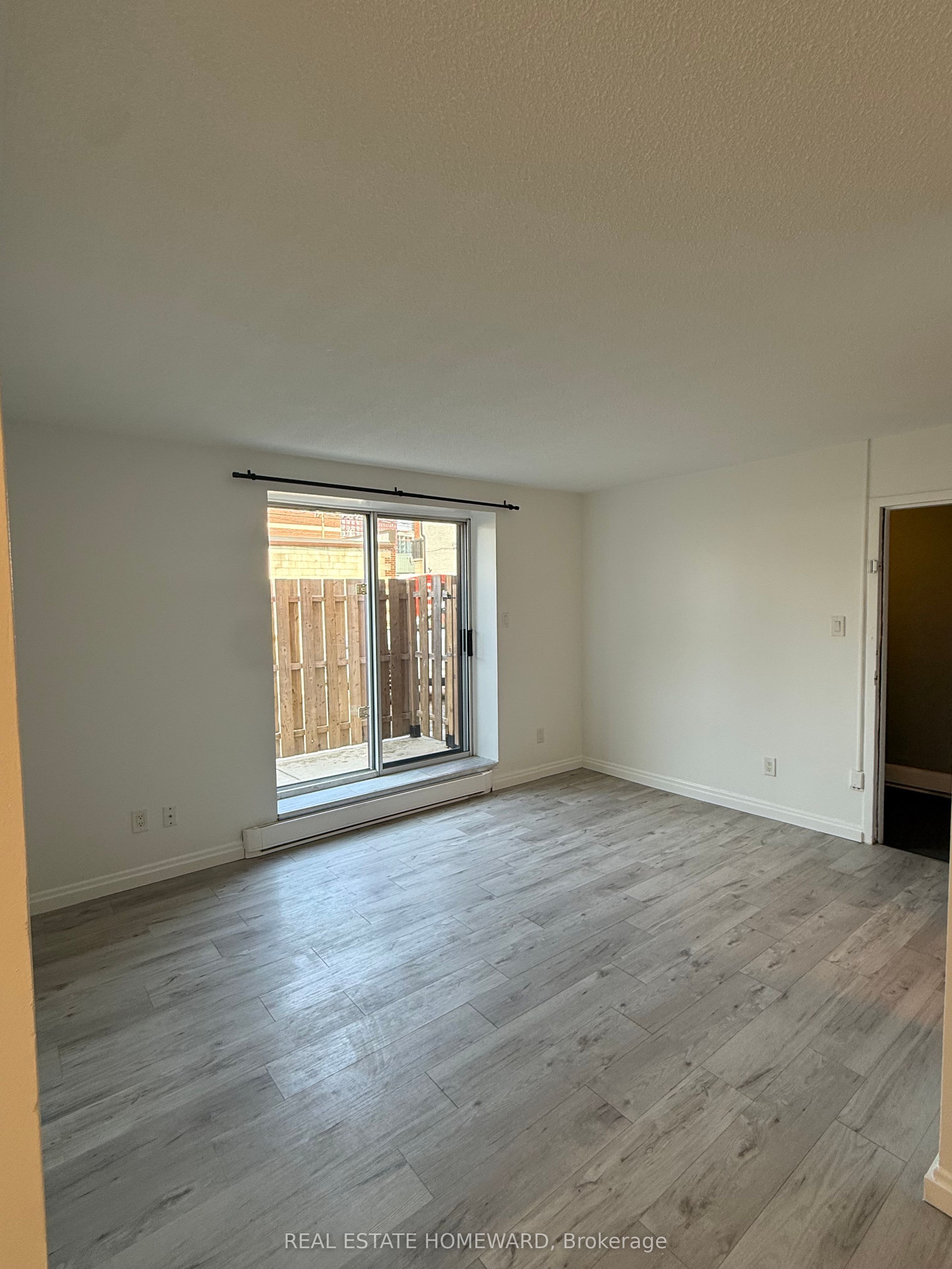 Additional image 2 of 105-158 Main Street, Toronto, ON, M4E 2V8