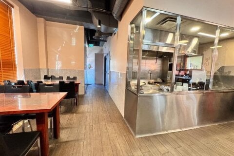 Additional image 7 of 683 10 Street SW, Calgary, AB, T2P 5G3