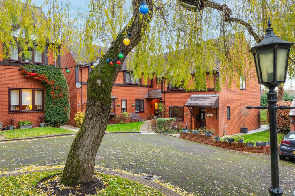 Yew Tree Gardens, Henley in Arden, Warwickshire, B95