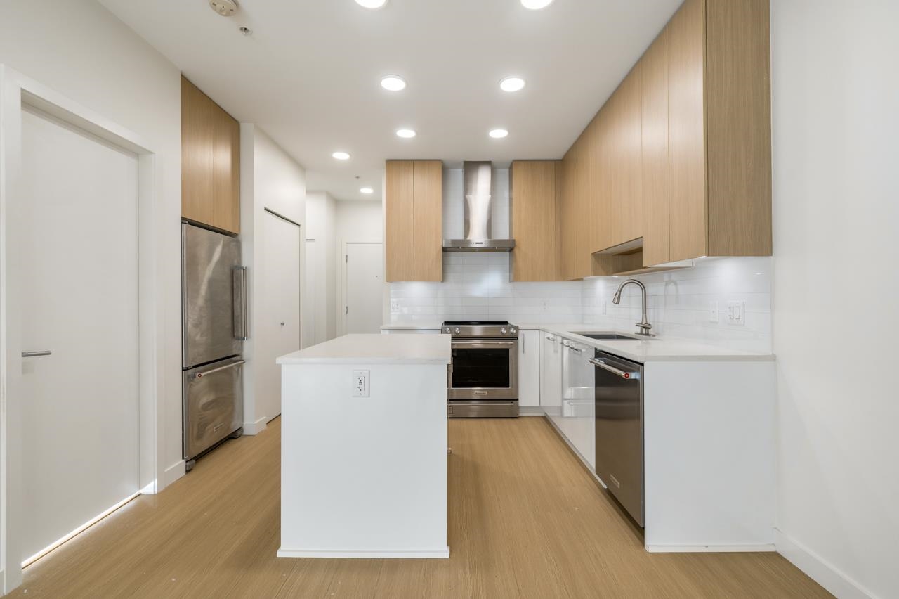 Additional image 5 of 215-5460 Broadway , Burnaby, BC, V5B 0B4