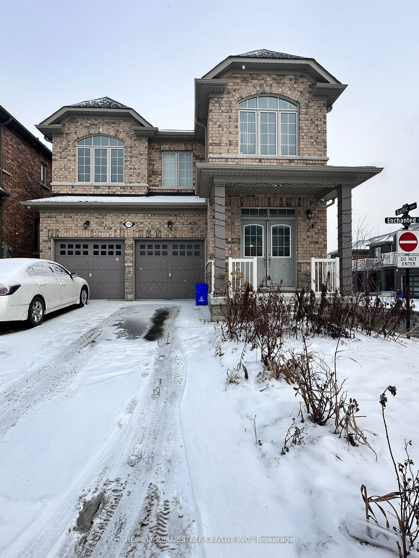 1174 Enchanted Crescent, Pickering, ON, L1X 0G9