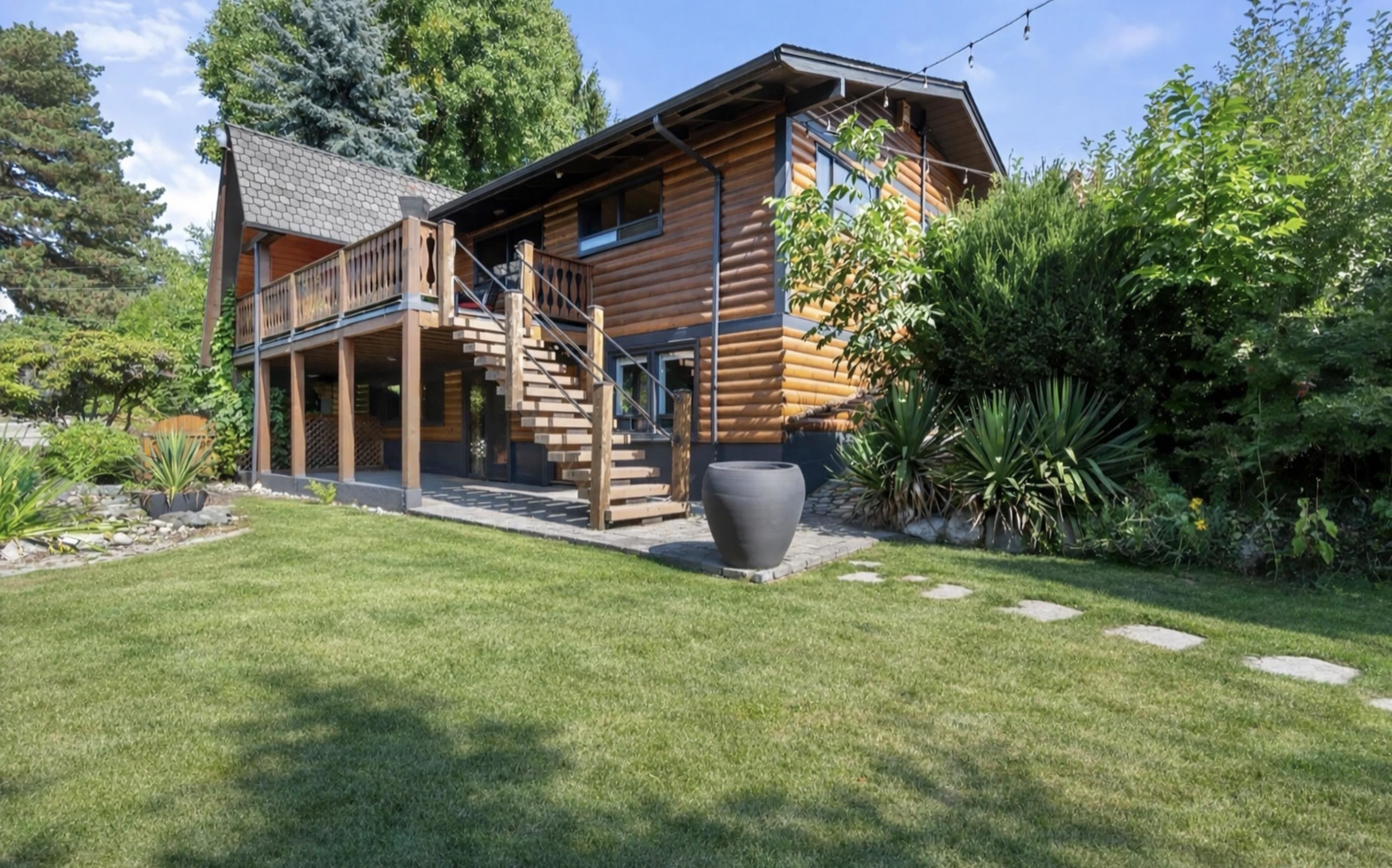 18058 57a Avenue, Surrey, BC, V3S 1J6