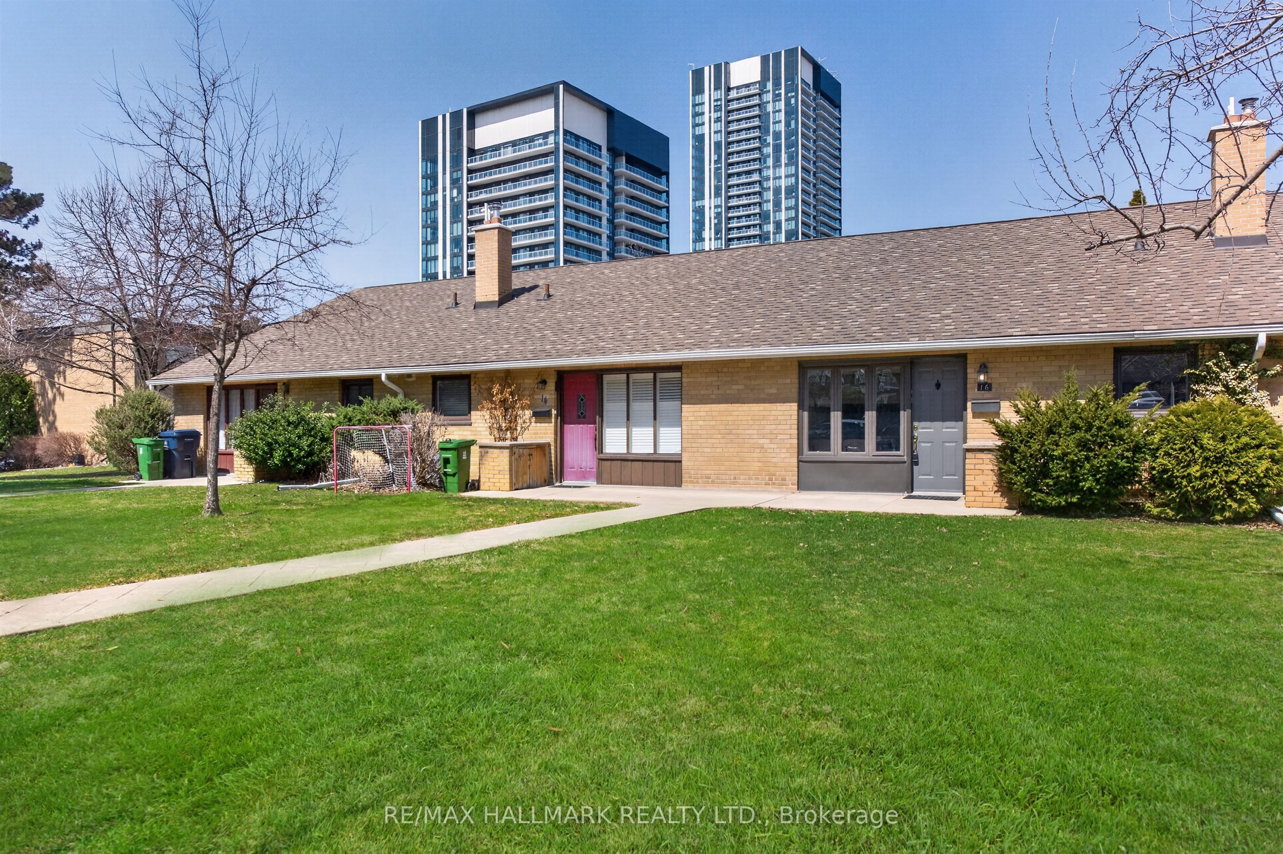 16 Burdock Lane, Toronto, ON, M3C 2G5 photo 2