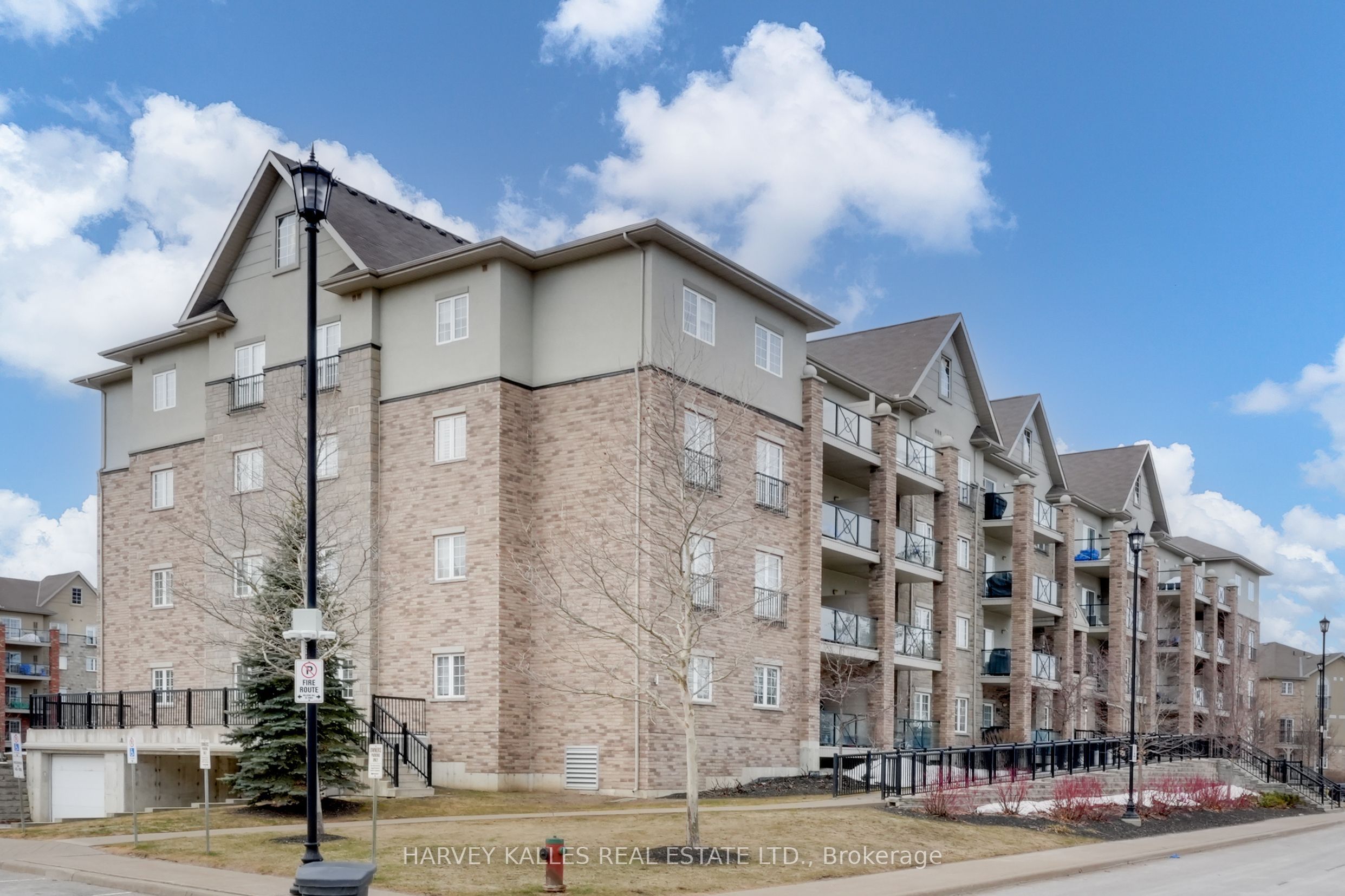 303-45 Ferndale Drive, Barrie, ON, L4N 5W7