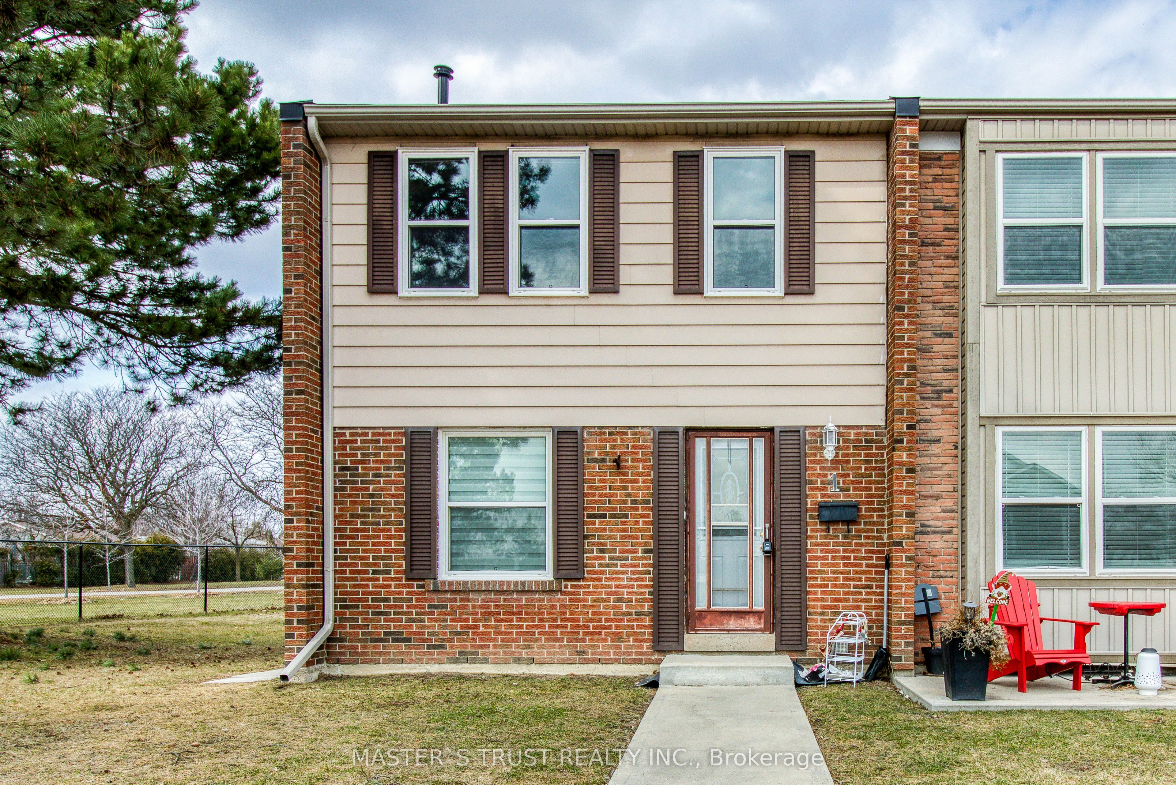 1-900 Central Park Drive, Brampton, ON, L6S 3J6