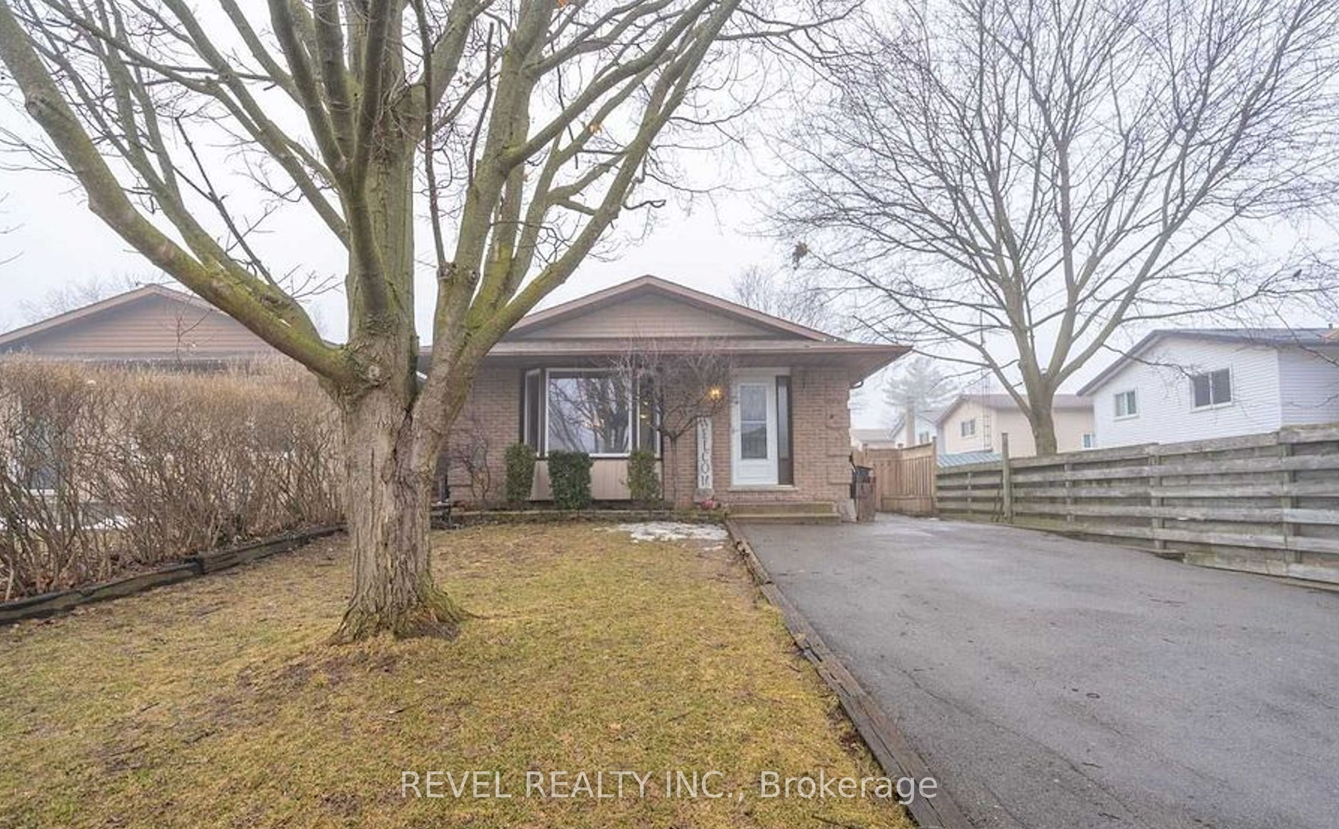 9 Balmoral Court, Haldimand, ON, N3W 1E5