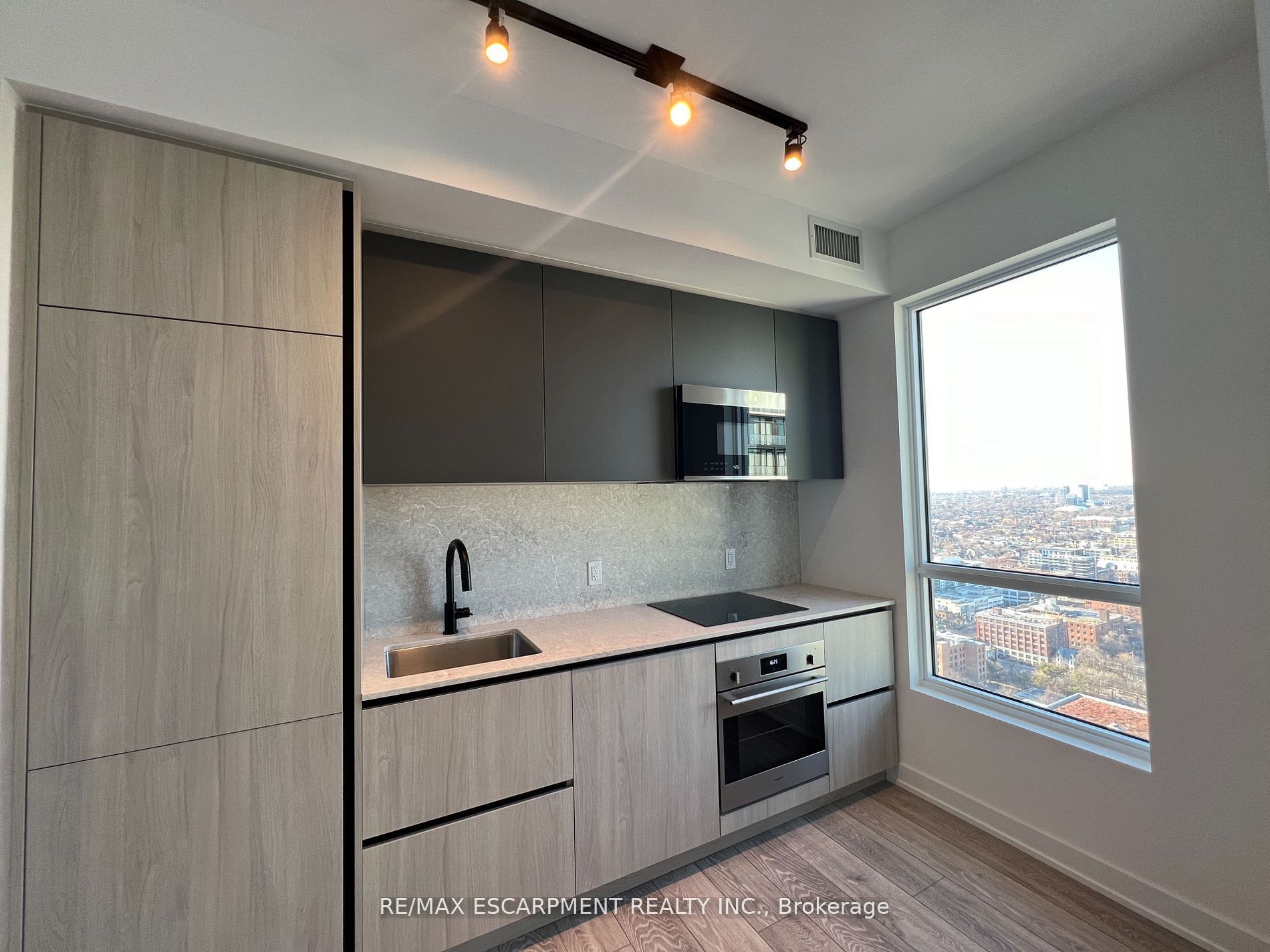 Additional image 3 of 3802-108 Peter Street, Toronto, ON, M5V 0W2