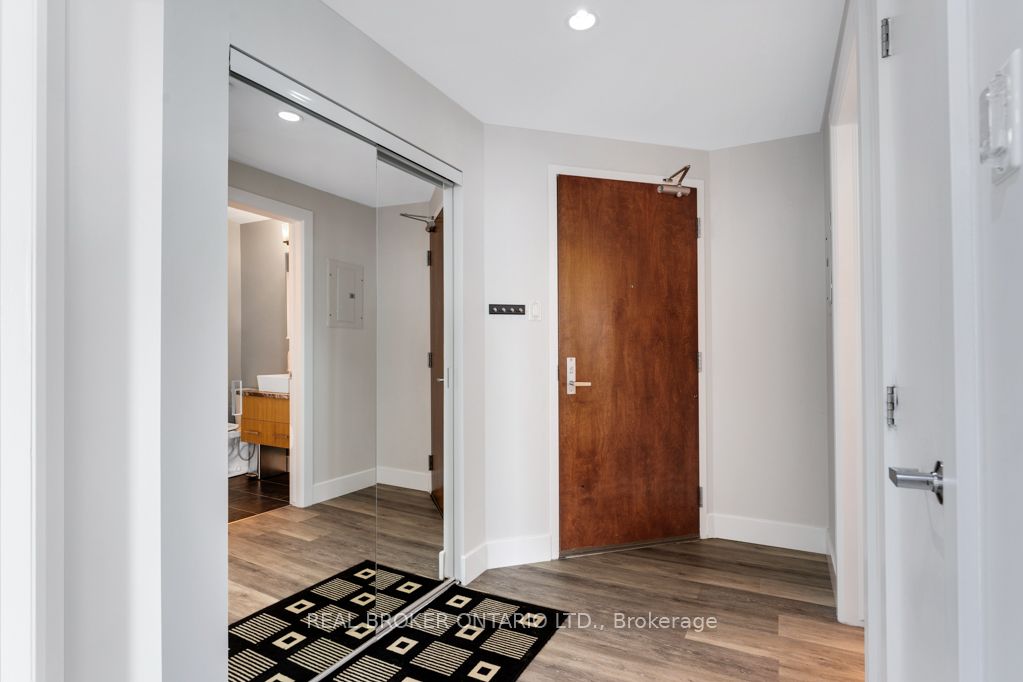 Additional image 2 of 2208-200 Rideau Street, Ottawa, ON, K1N 5Y1