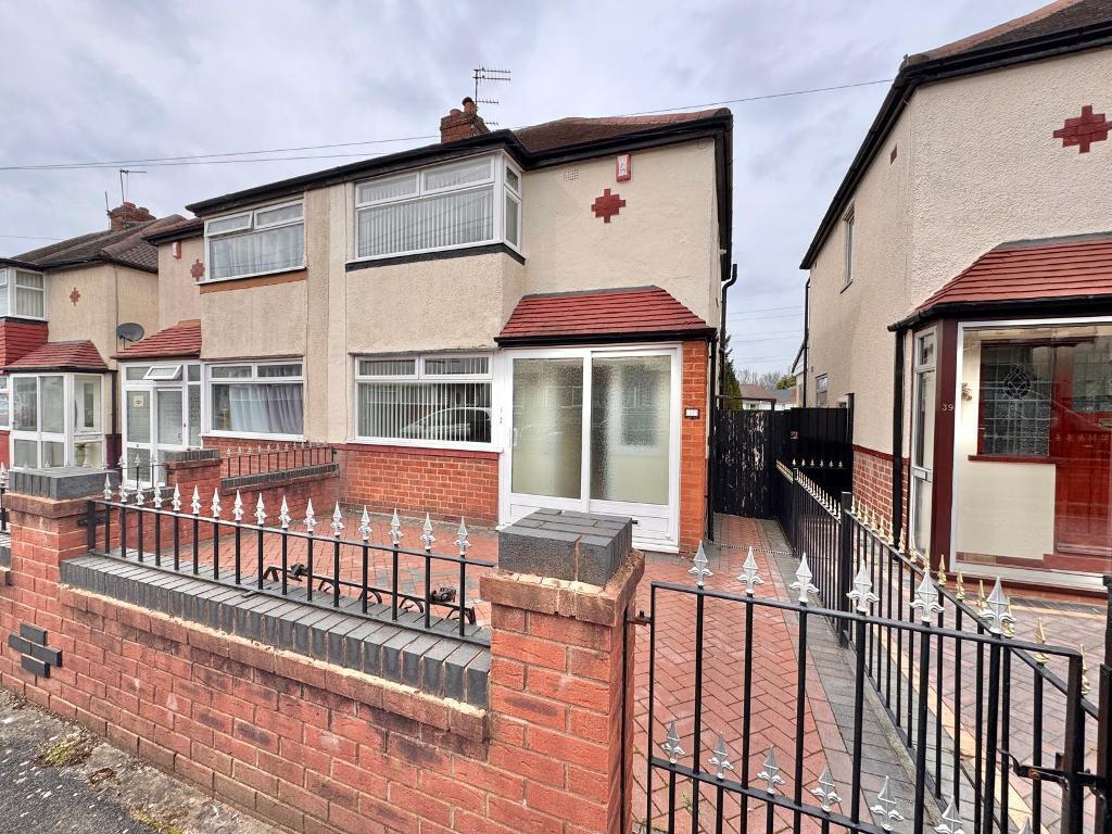 Crockford Road, West Bromwich, West Midlands, B71 2ET