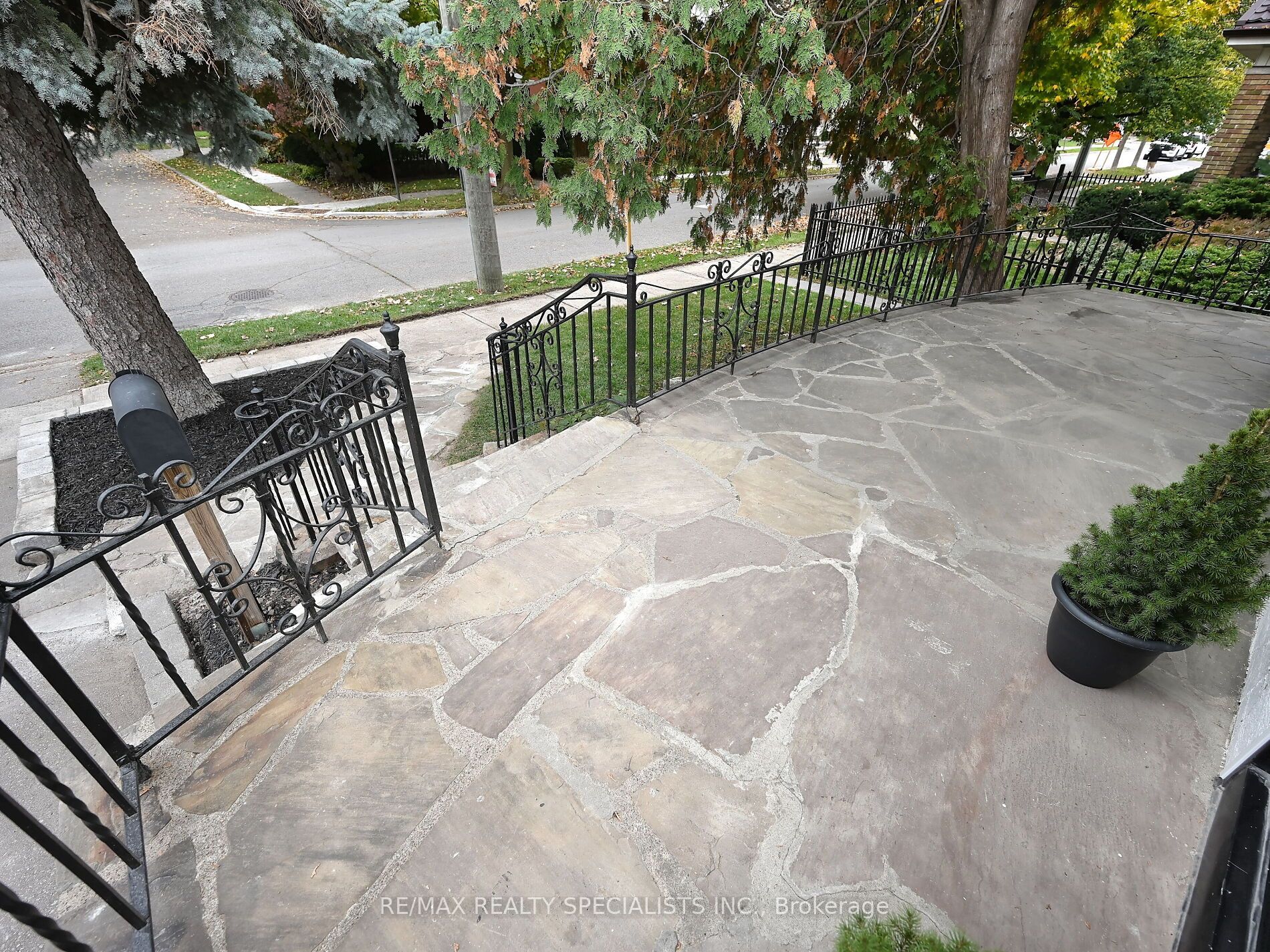Additional image 5 of 12 Elizabeth Street S, Brampton, ON, L6Y 1P8