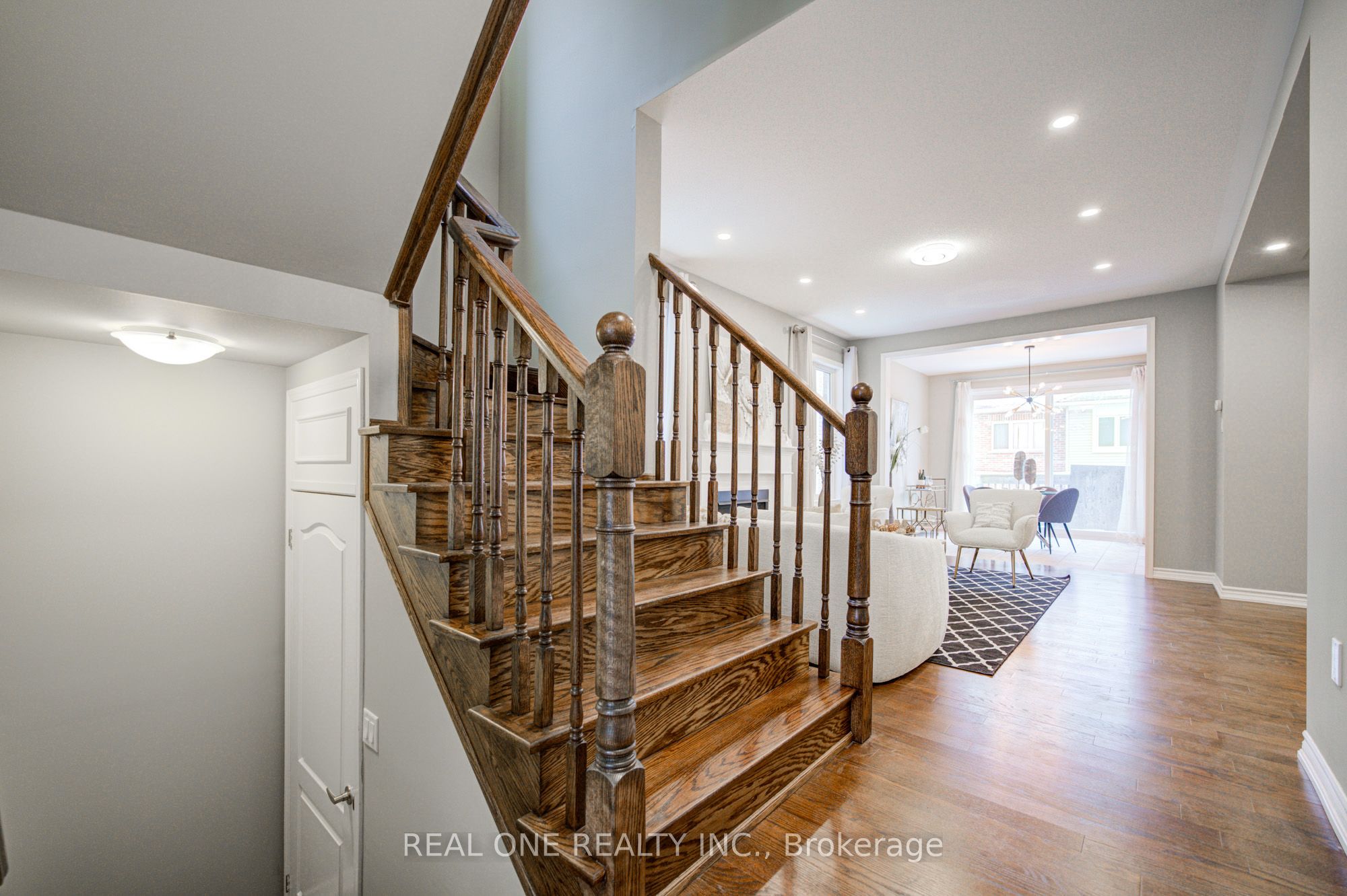 396 Thomas Phillips Drive, Aurora, ON, L4G 0T2 photo 5