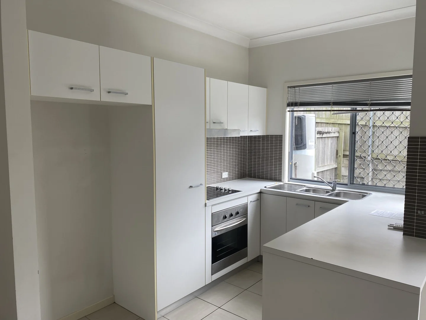 Additional image 3 of 4/2-10 Cascade Drive, Underwood QLD 4119