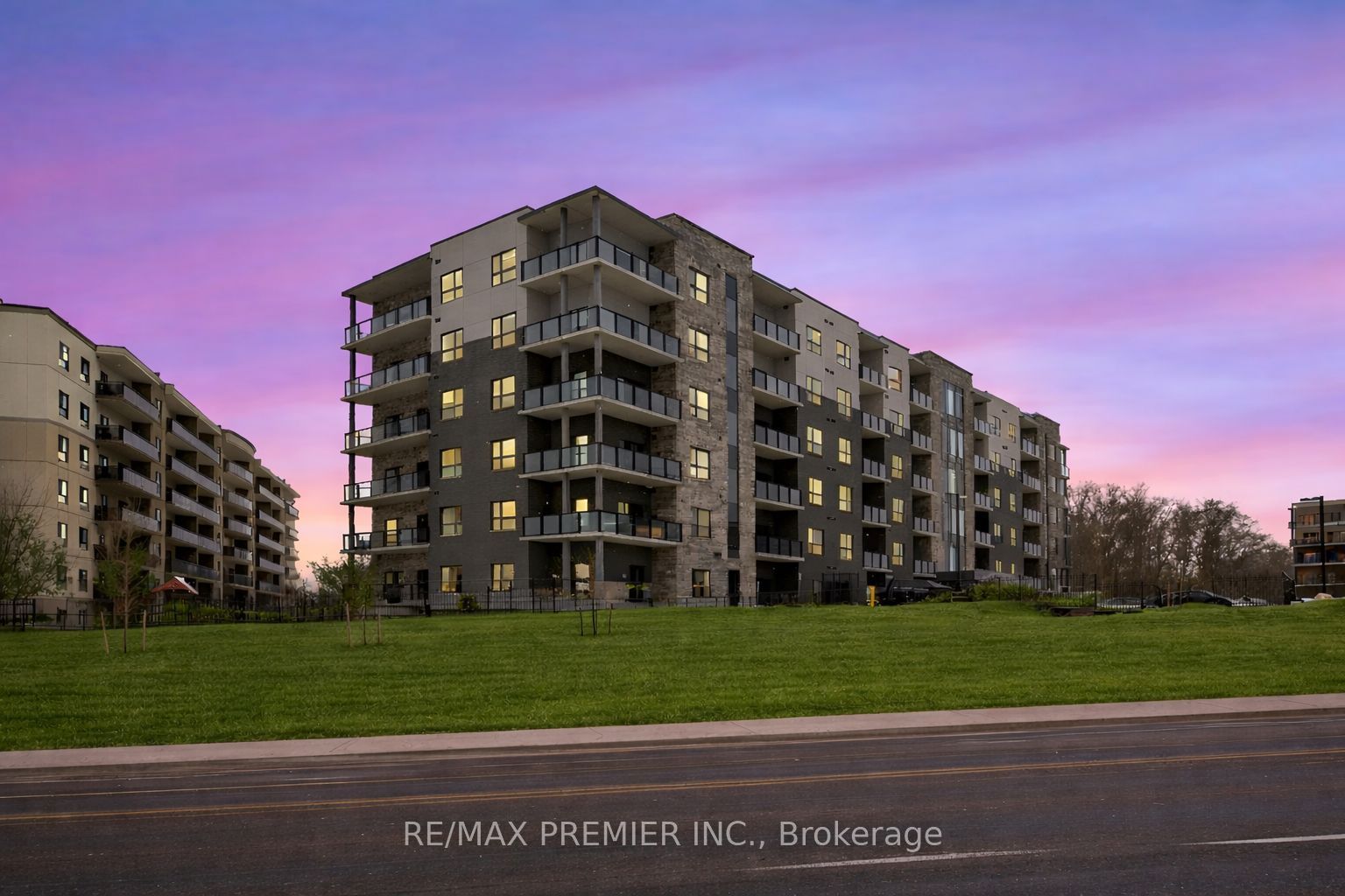 215-1000 Lackner Place, Kitchener, ON, N2A 0L9