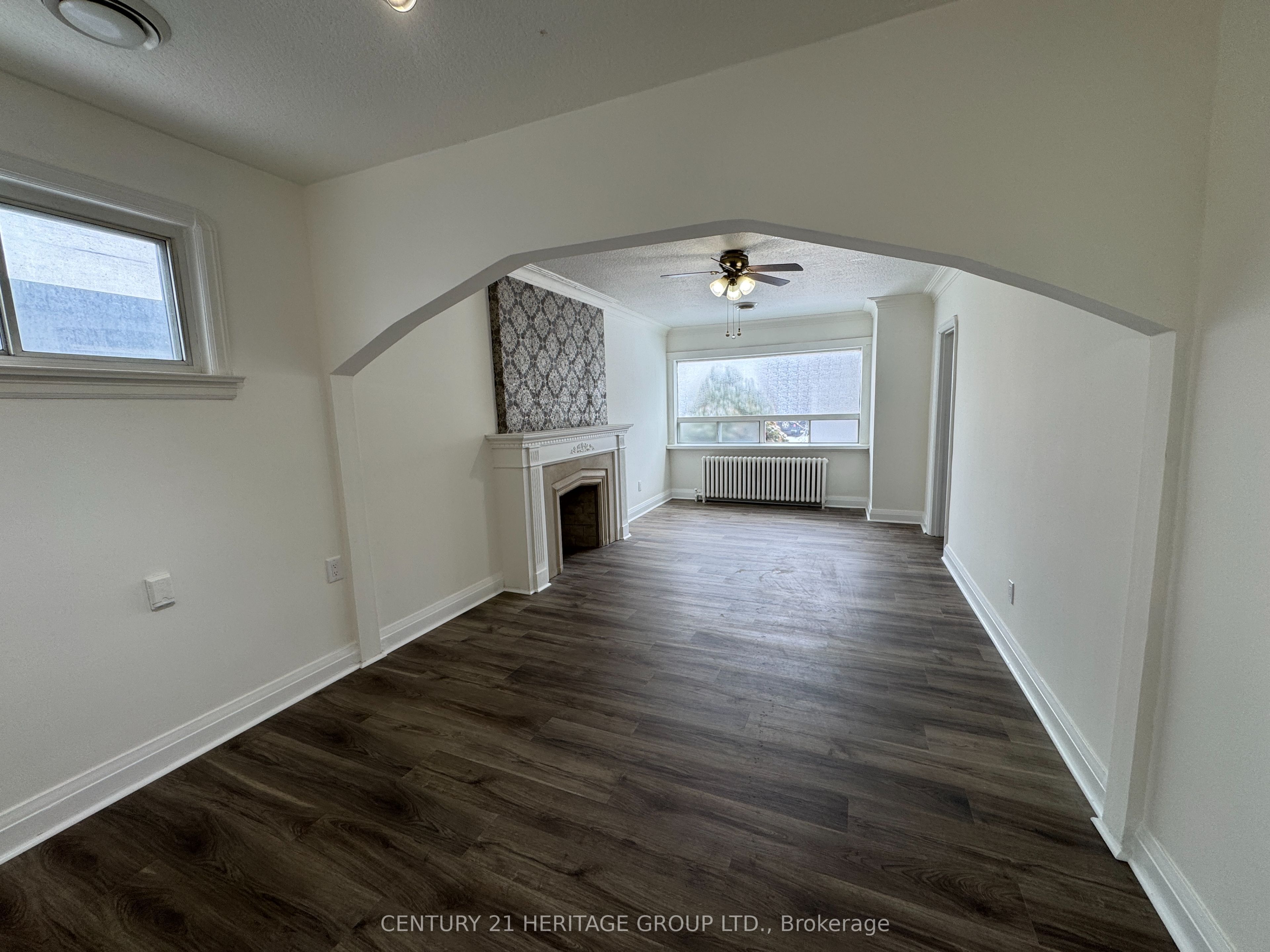 24 Hutton Avenue, Toronto, ON, M4C 3L3 photo 3