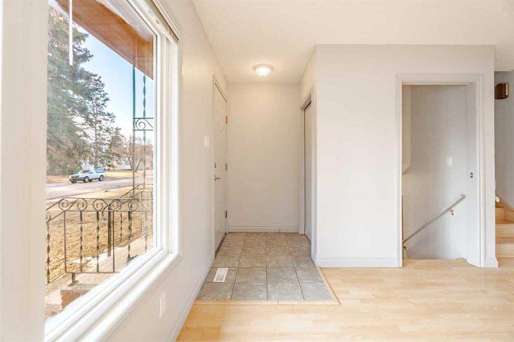 Additional image 3 of 4707 Brockington Road NW, Calgary, AB, T2L 1R5