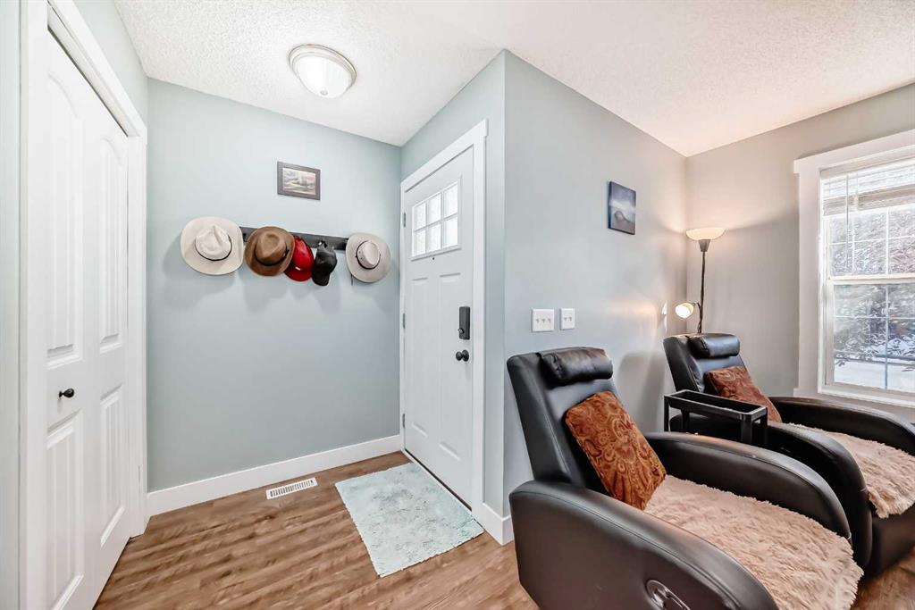 Additional image 3 of 57 Martinvalley Way NE, Calgary, AB, T3J 4A2