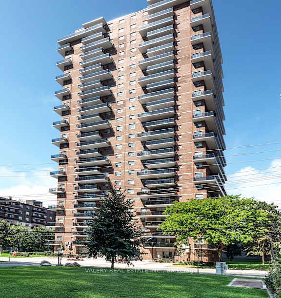 906-70 Park Street E, Mississauga, ON, L5G 1M5