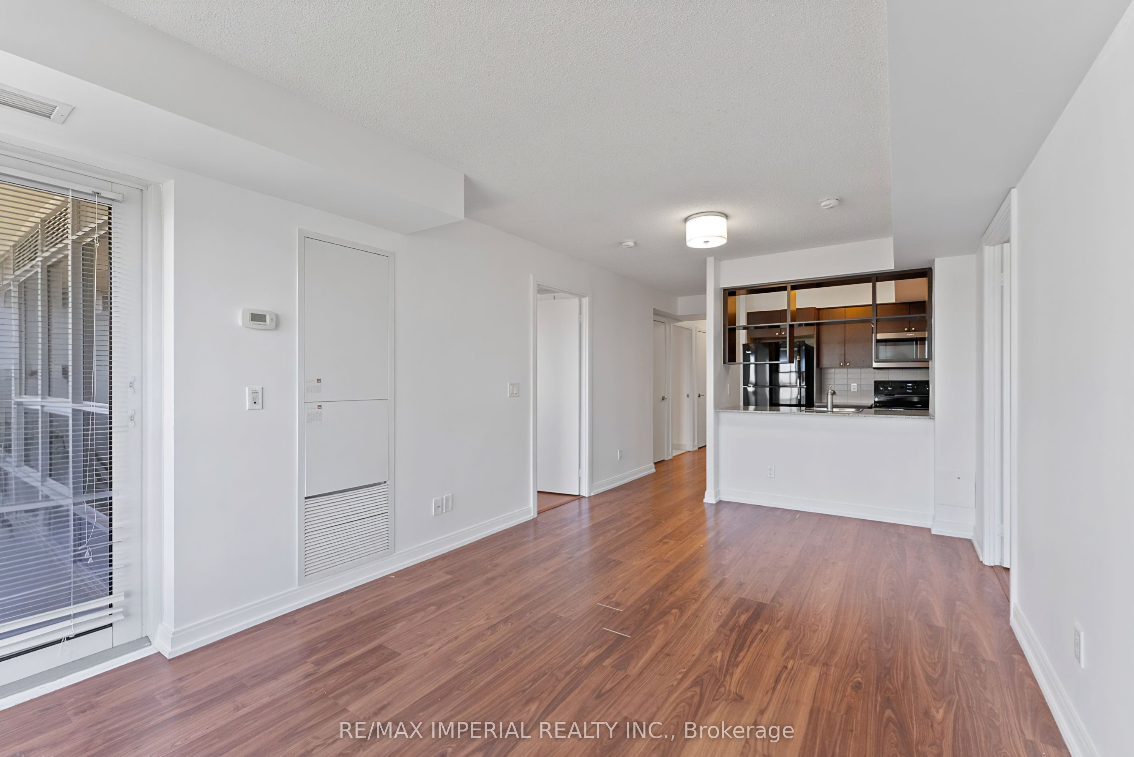 Additional image 4 of 1215-181 Village Green Square, Toronto, ON, M1S 0K6